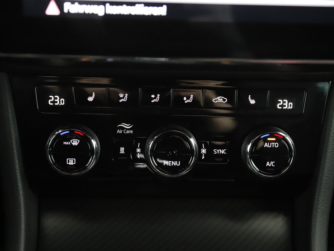 Skoda Superb Combi 1.4 TSI iV Sportline | Bild 16 von 24