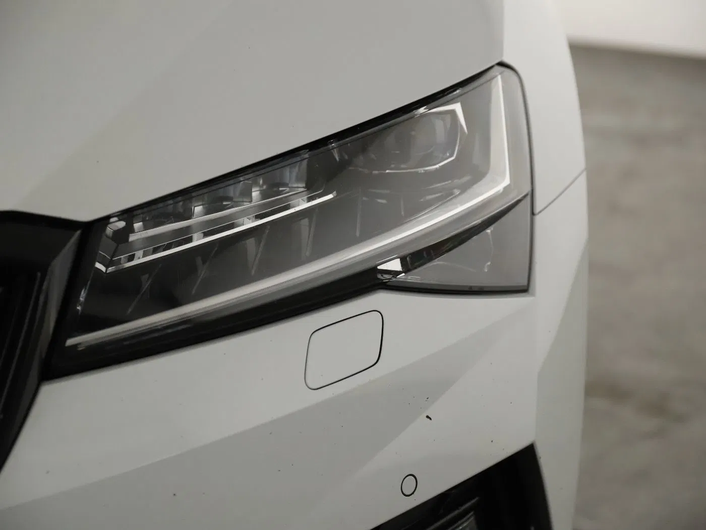 Skoda Superb Combi 1.4 TSI iV Sportline | Bild 22 von 24