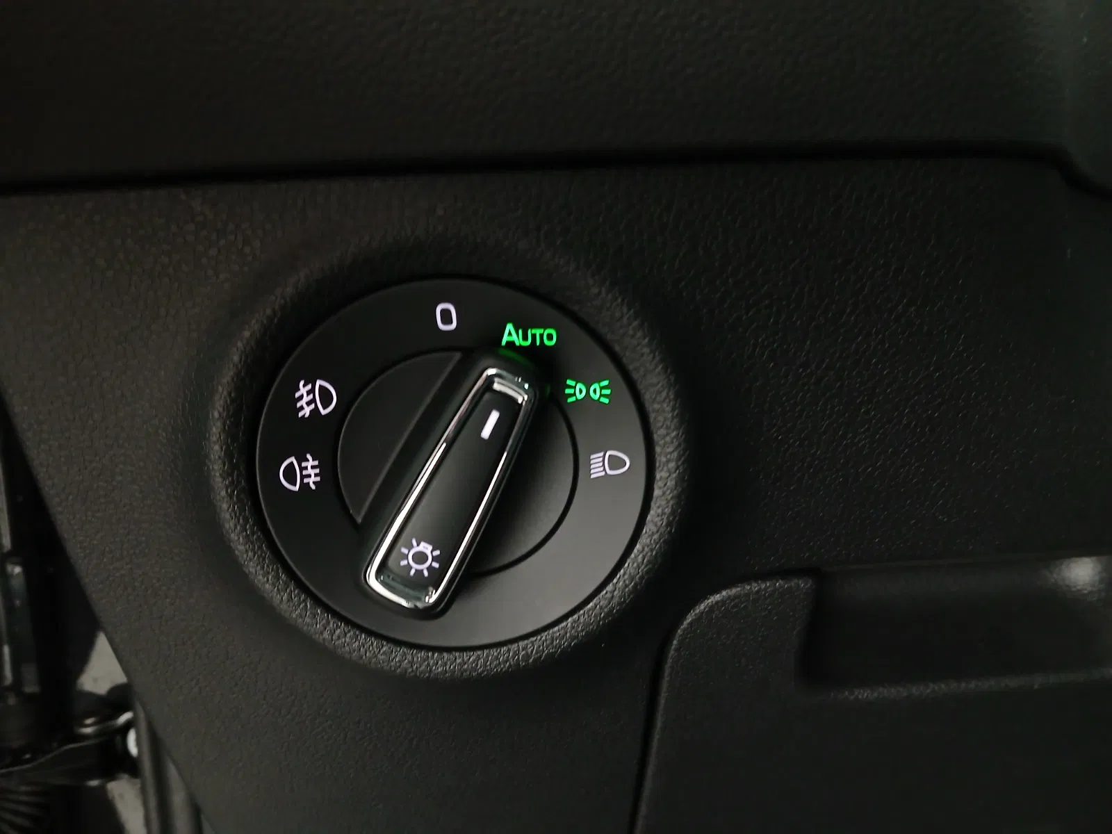 Skoda KAROQ Style Limited TDI DSG | Bild 12 von 29