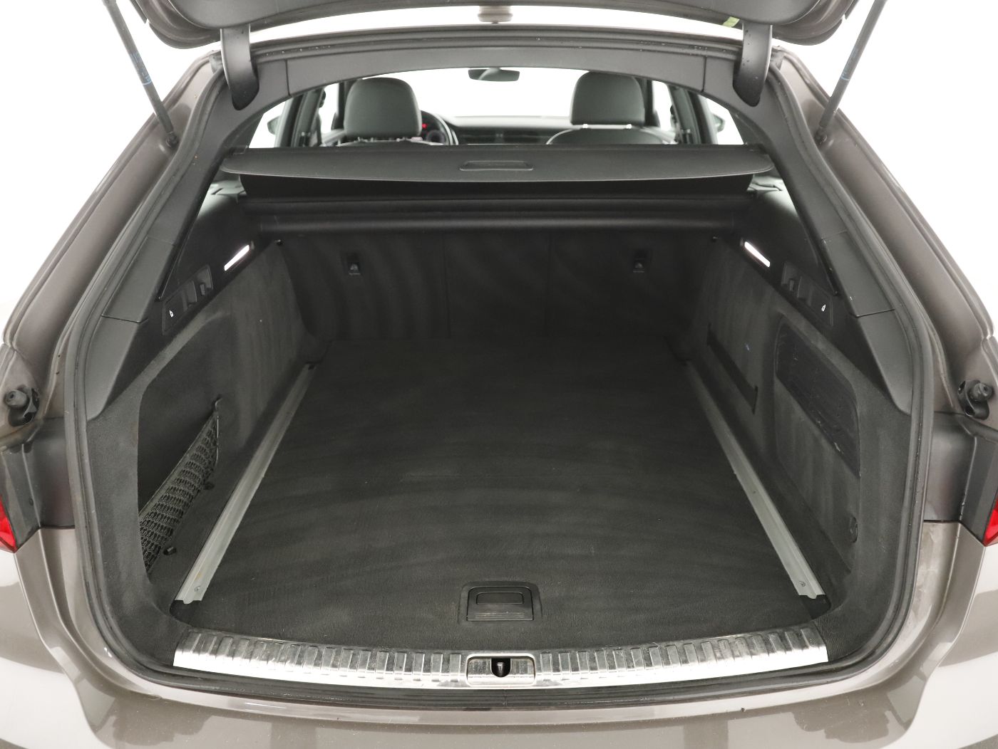 Audi A6 Avant 40 TDI quattro Aut. | Bild 24 von 26