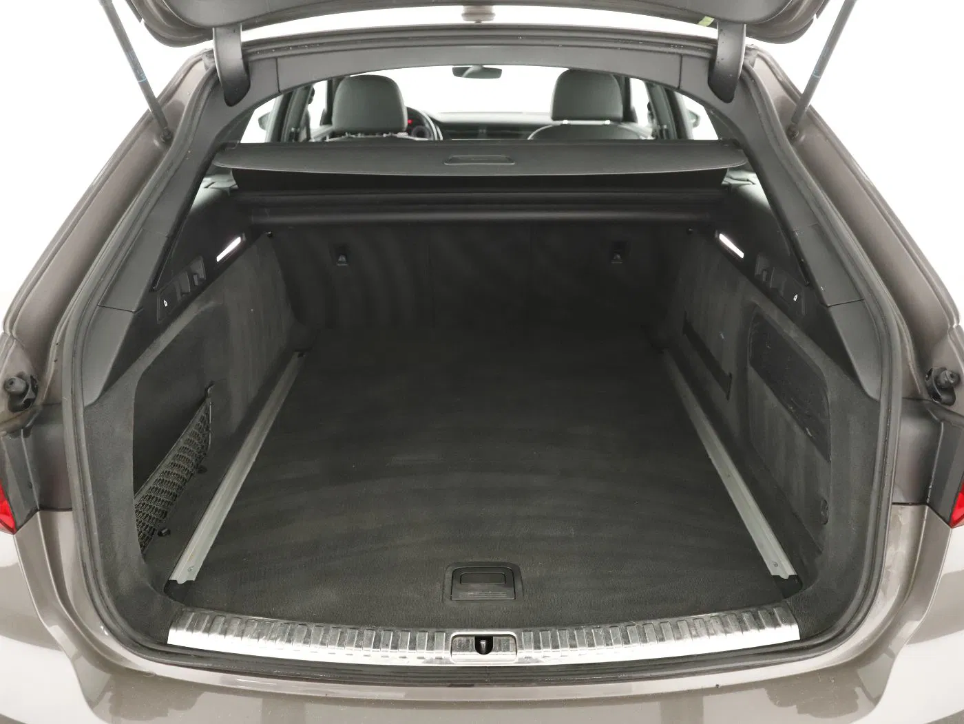 Audi A6 Avant 40 TDI quattro Aut. | Bild 24 von 26