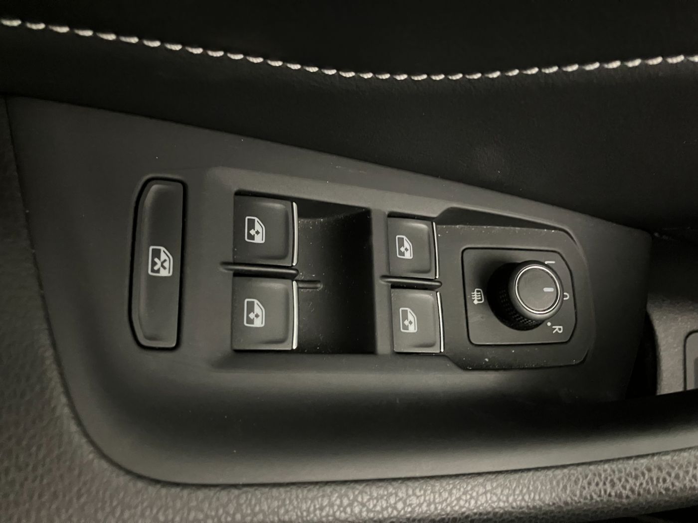 VW Passat 2.0 TDI 4M DSG | Bild 7 von 22