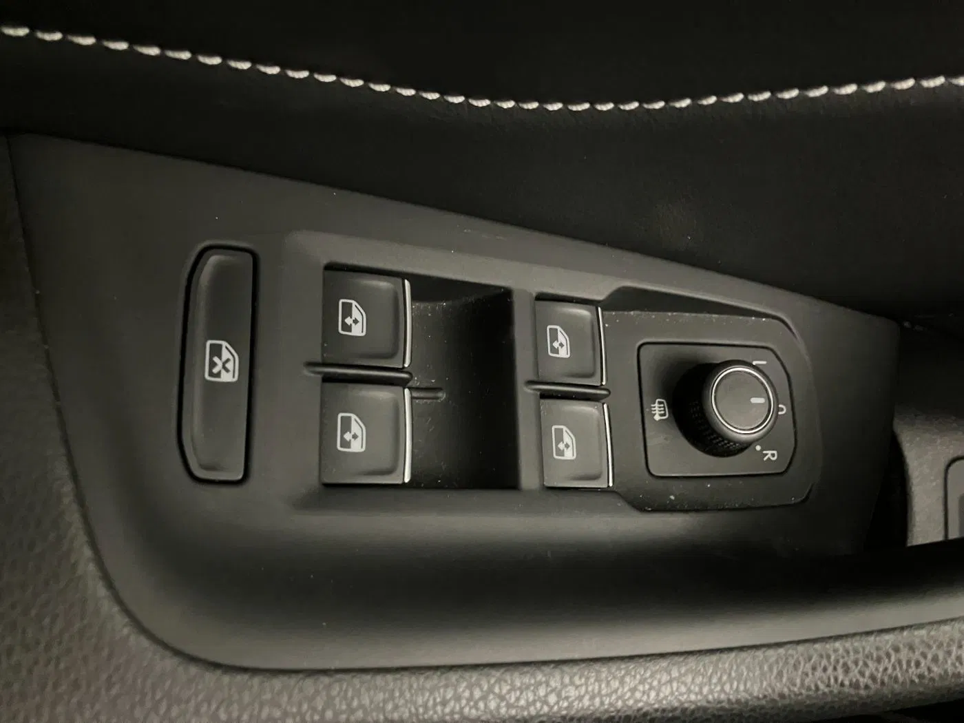 VW Passat 2.0 TDI 4M DSG | Bild 7 von 22