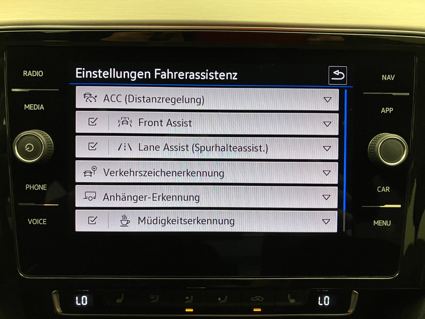 VW Passat 2.0 TDI 4M DSG | Bild 16 von 22