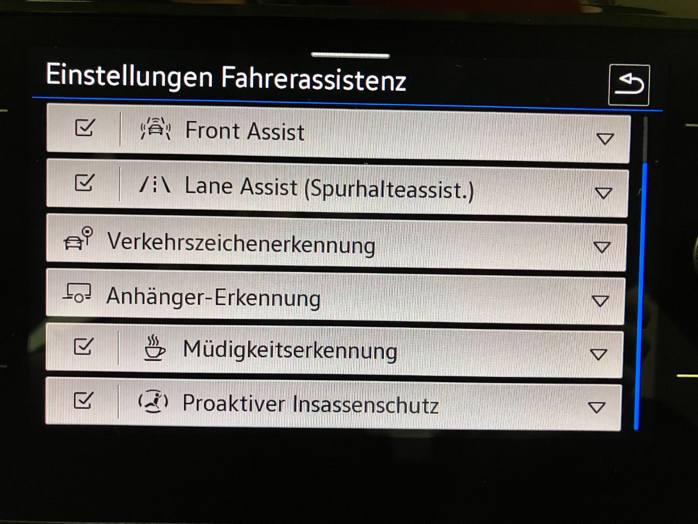 VW Passat 2.0 TDI 4M DSG | Bild 18 von 22