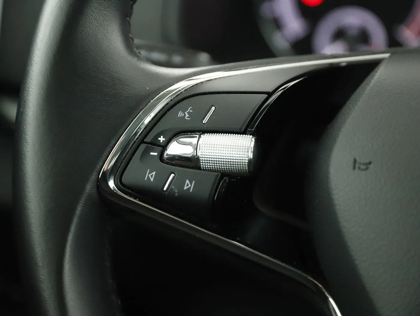 Skoda Karoq 2.0 TDI Ambition | Bild 15 von 27