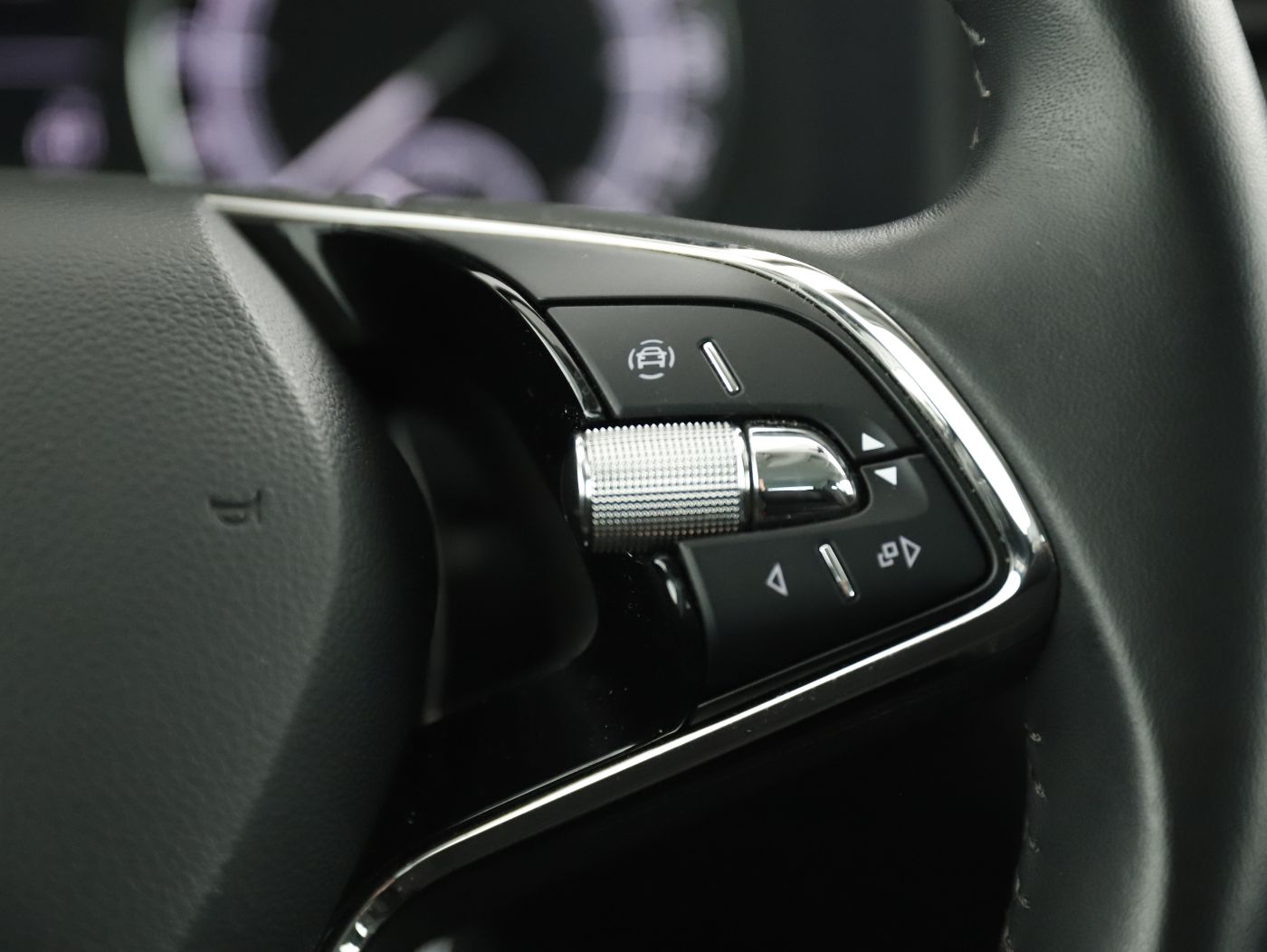 Skoda Karoq 2.0 TDI Ambition | Bild 16 von 27