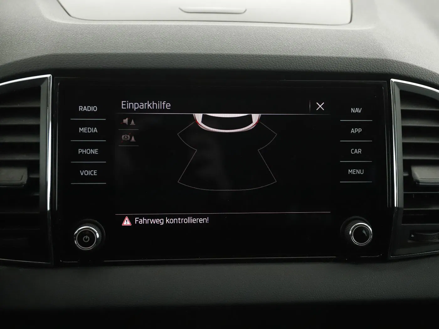 Skoda Karoq 2.0 TDI Ambition | Bild 19 von 27