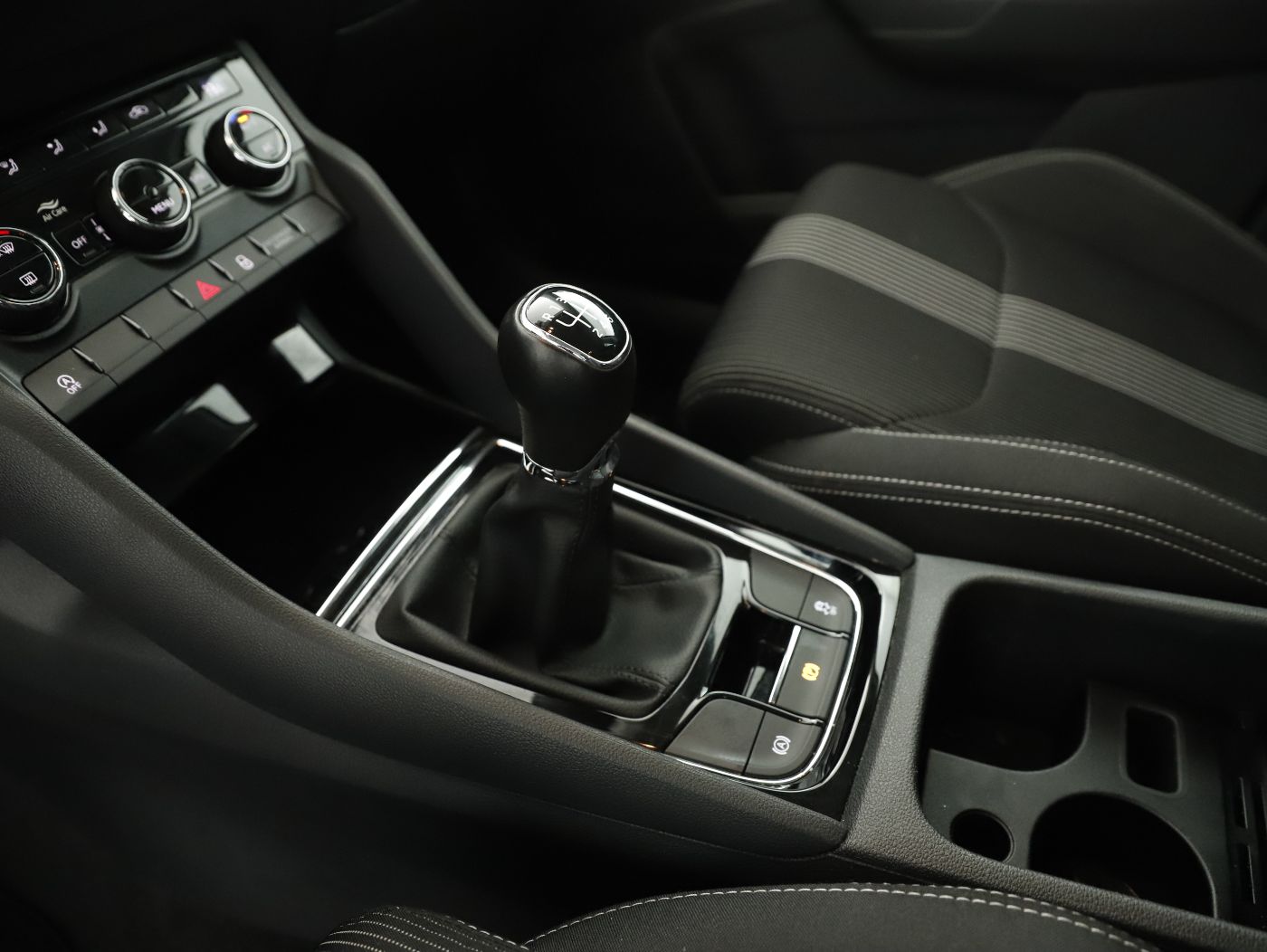 Skoda Karoq 2.0 TDI Ambition | Bild 20 von 27