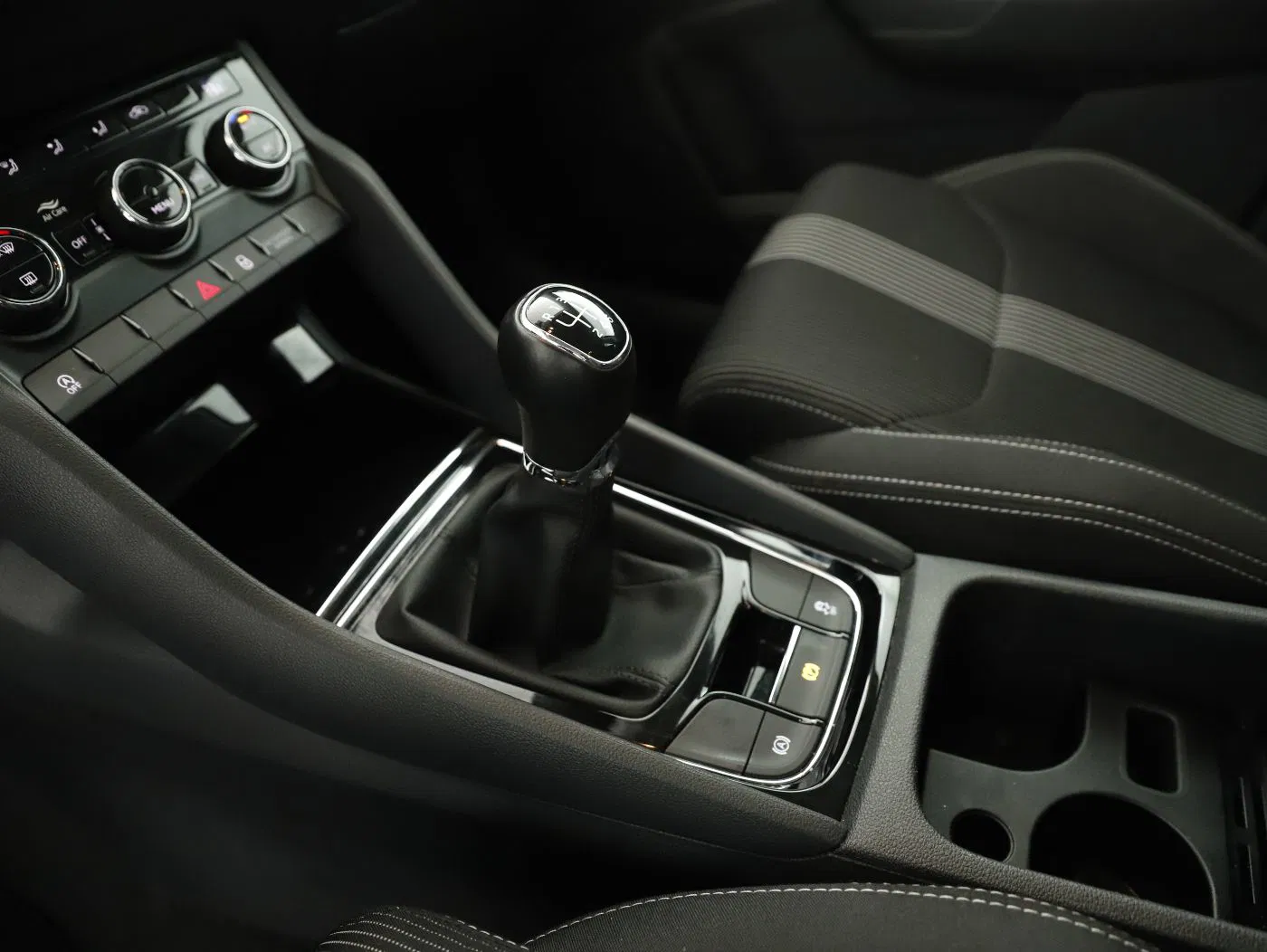 Skoda Karoq 2.0 TDI Ambition | Bild 20 von 27