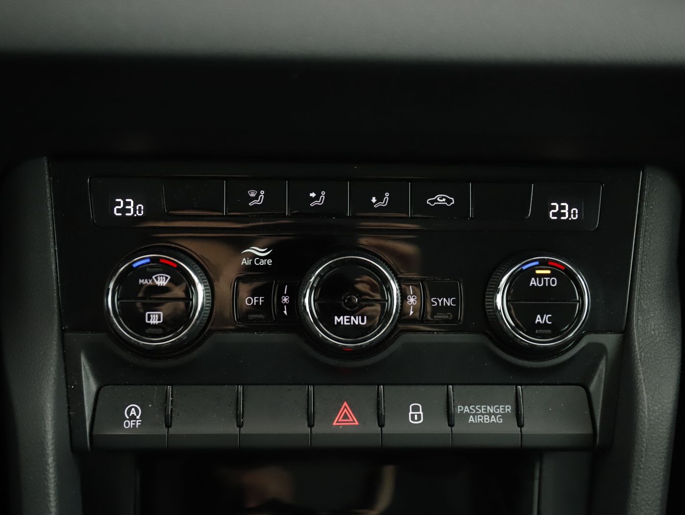 Skoda Karoq 2.0 TDI Ambition | Bild 21 von 27