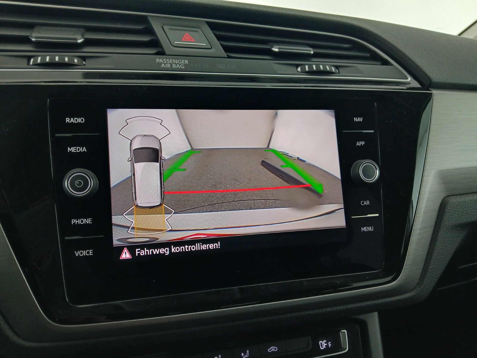 VW Touran Comfortline TDI SCR | Bild 24 von 29