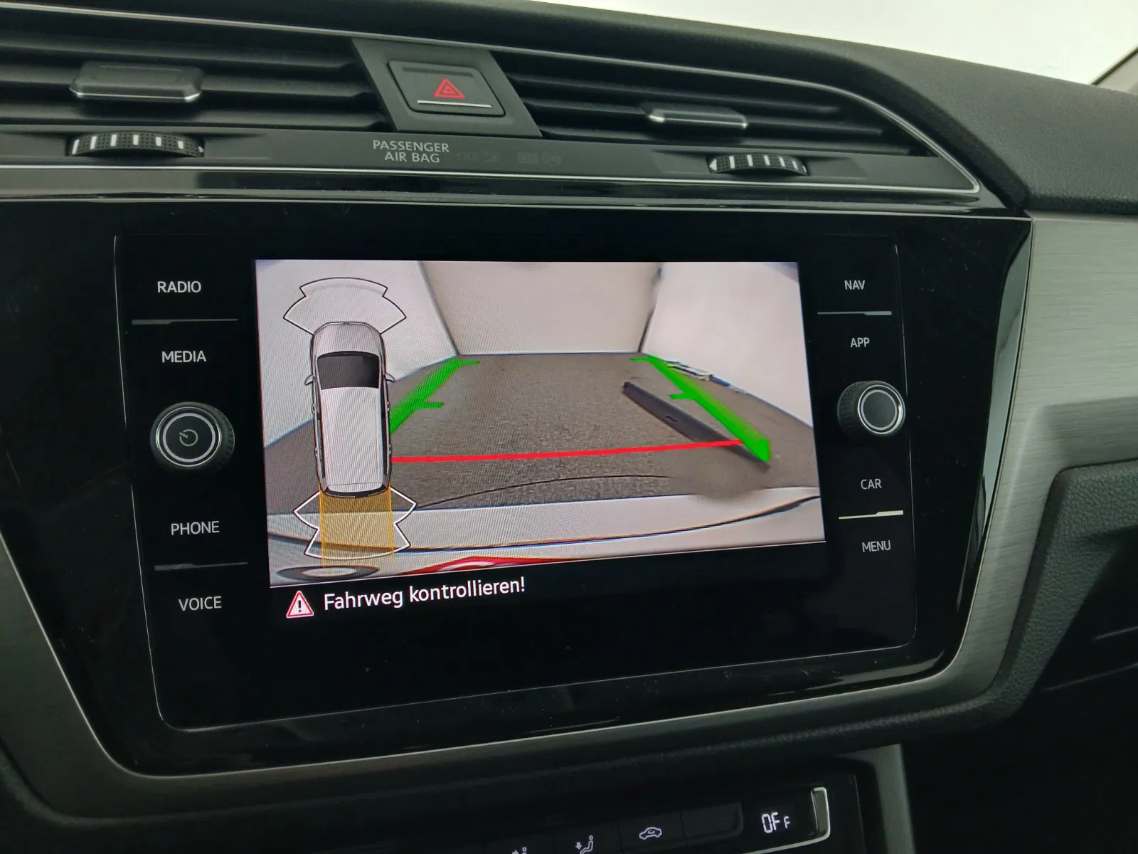 VW Touran Comfortline TDI SCR | Bild 24 von 29