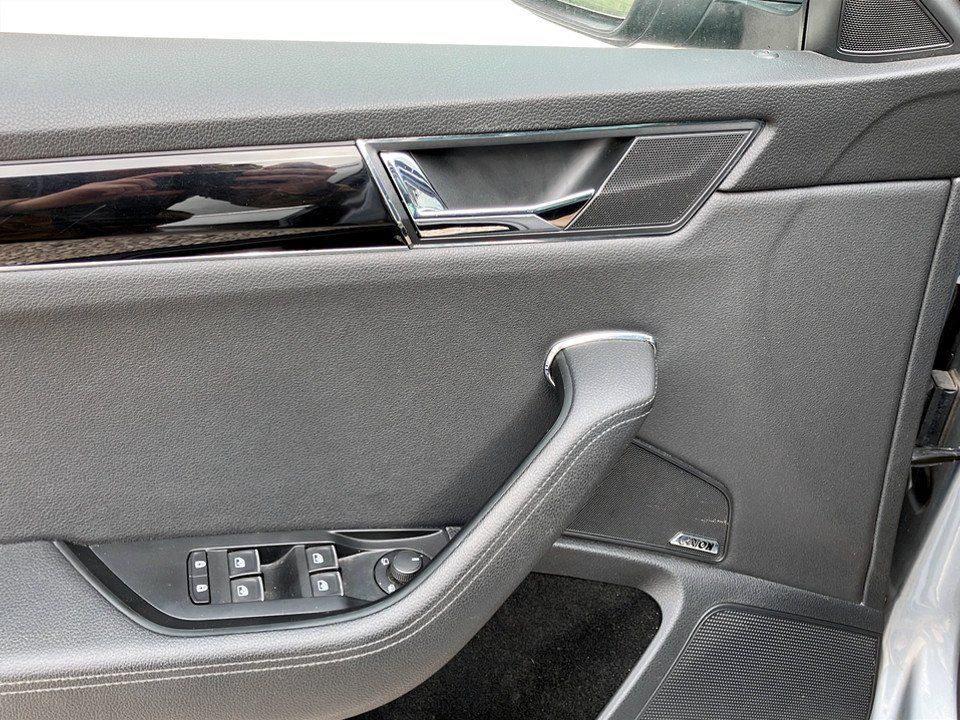 Skoda SUPERB Combi iV L&K DSG | Bild 7 von 25