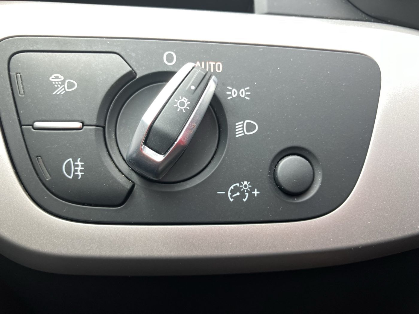 Audi A4 Avant 35 TDI Aut. | Bild 9 von 19