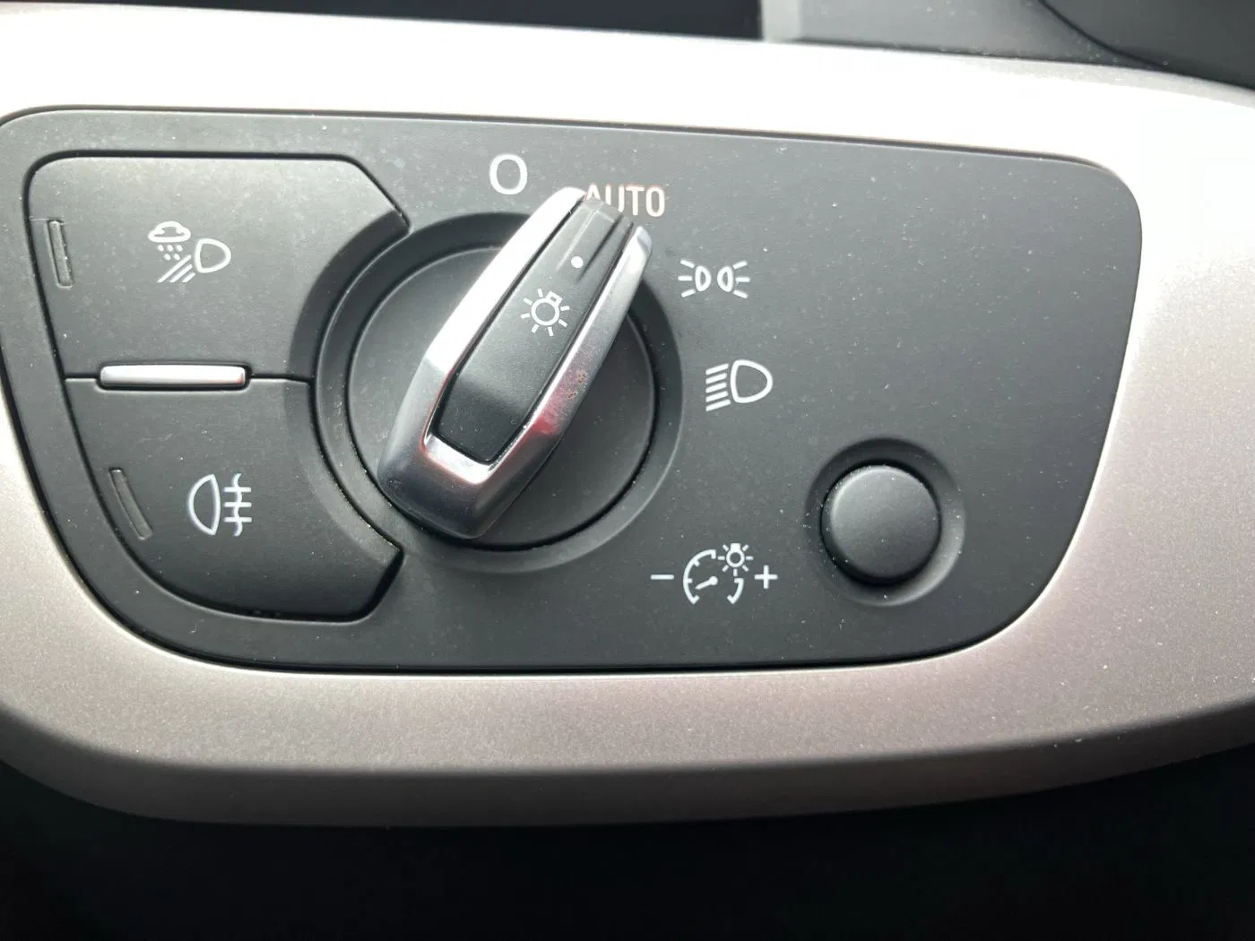 Audi A4 Avant 35 TDI Aut. | Bild 9 von 19