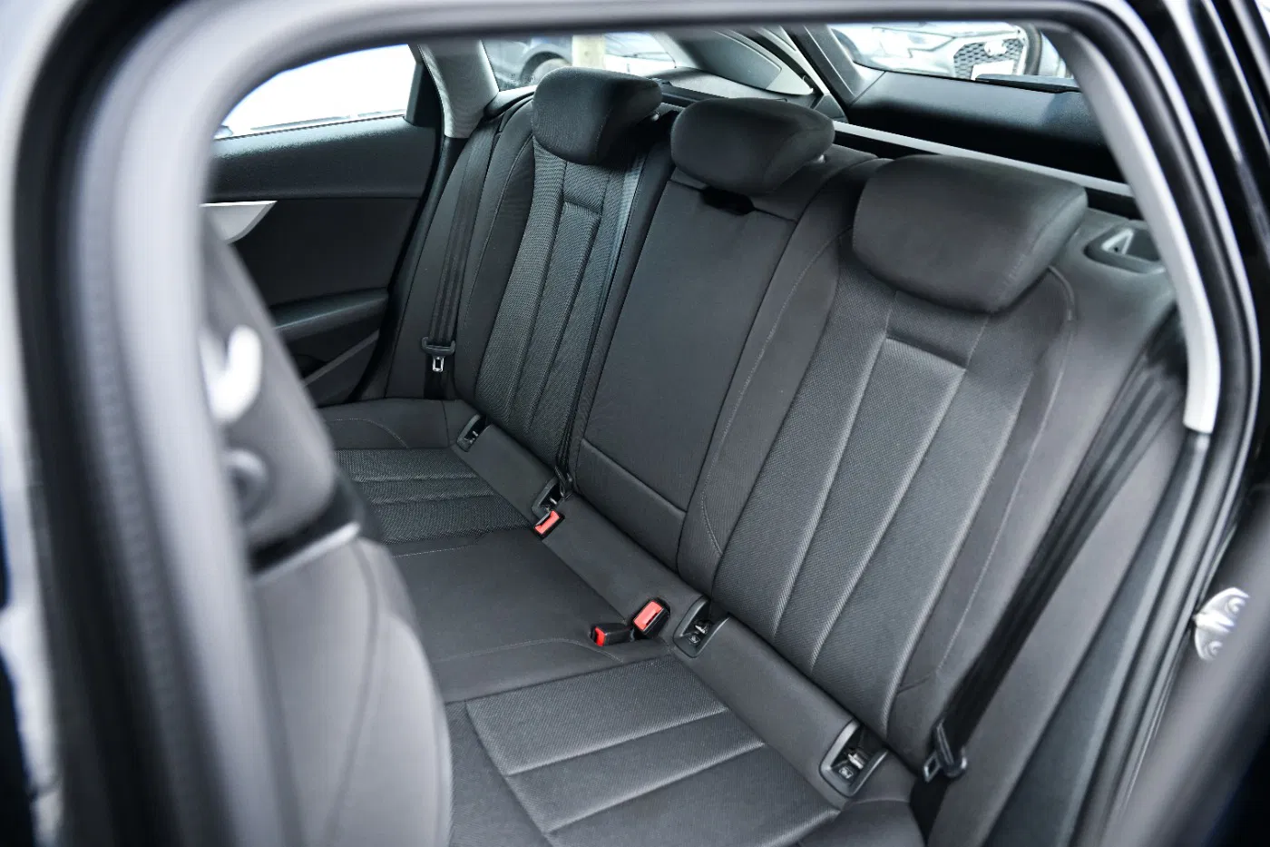 Audi A4 Avant 35 TDI Aut. | Bild 19 von 20