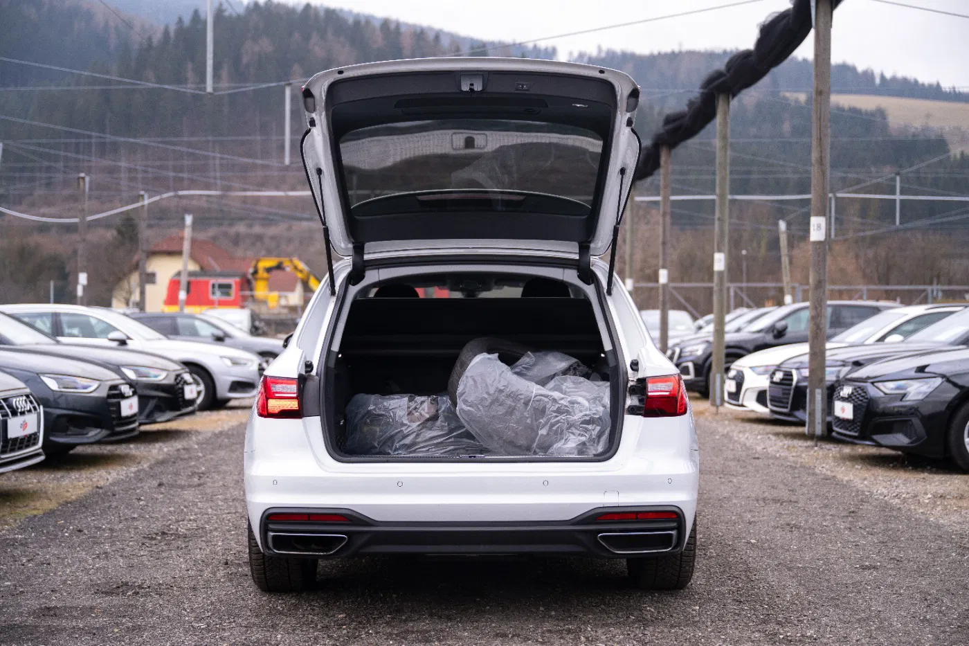 Audi A4 Avant 40 TDI quattro Aut. | Bild 5 von 26