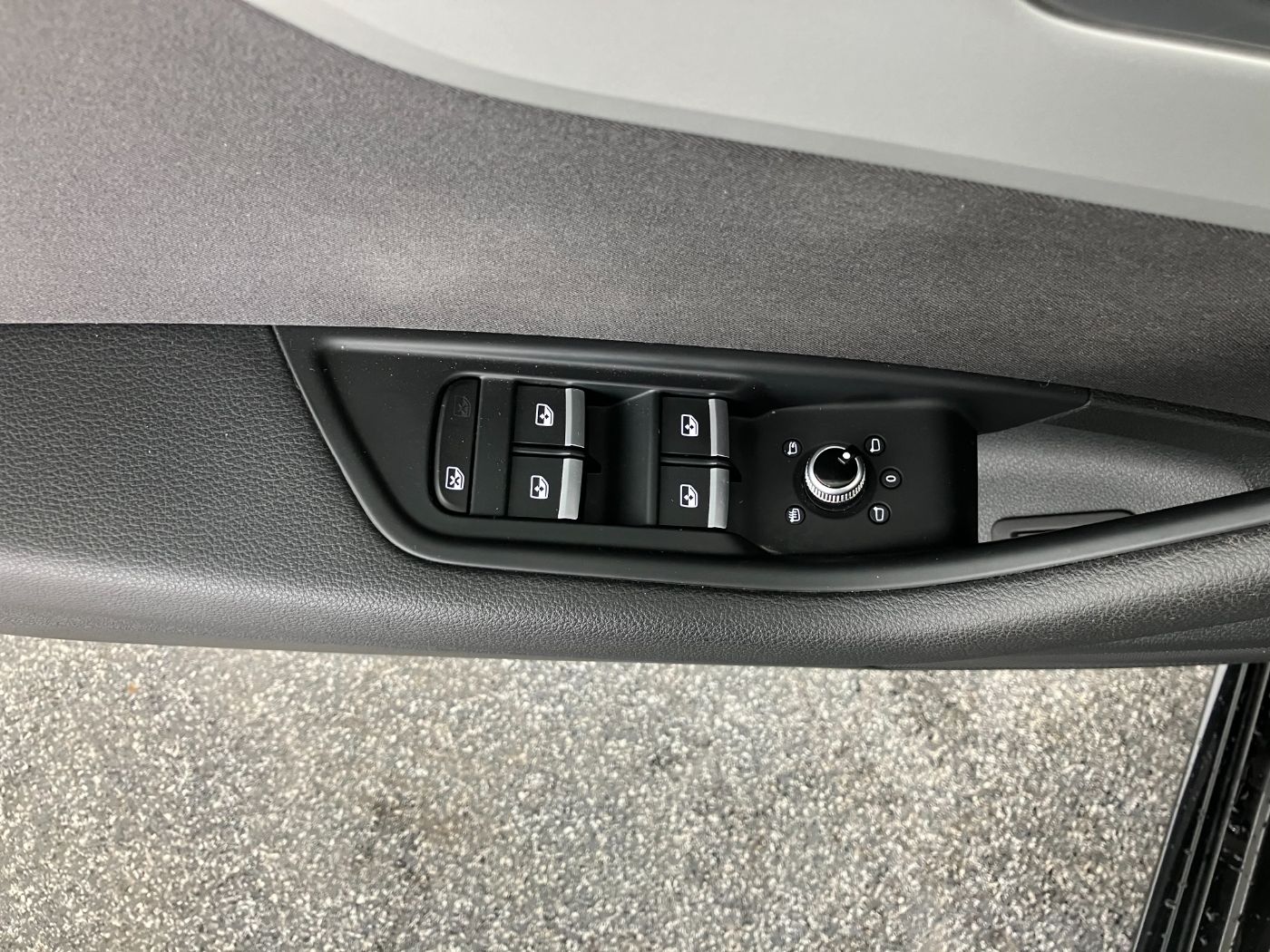 Audi A4 Avant 30 2.0 TDI advanced | Bild 5 von 29