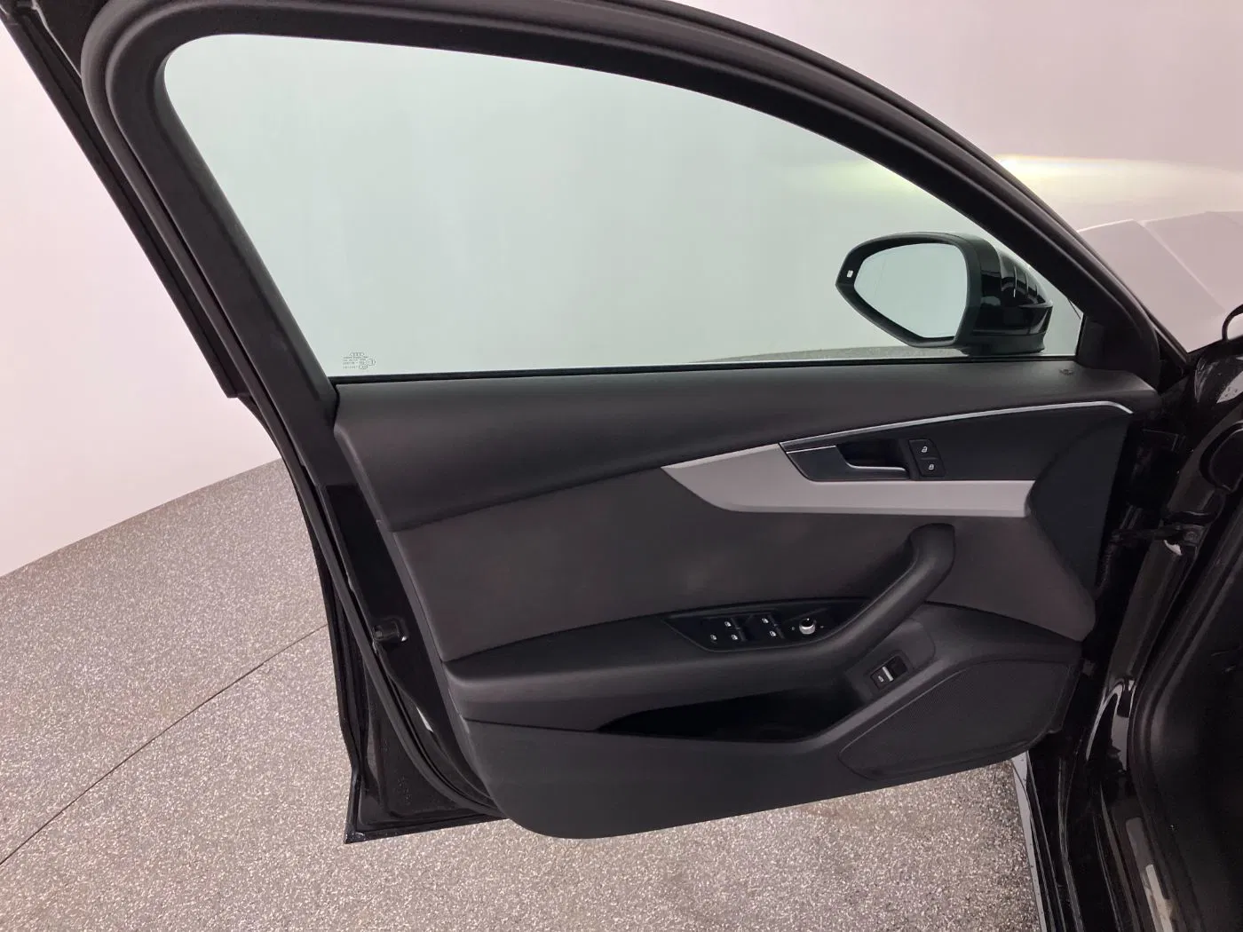 Audi A4 Avant 30 2.0 TDI advanced | Bild 6 von 29