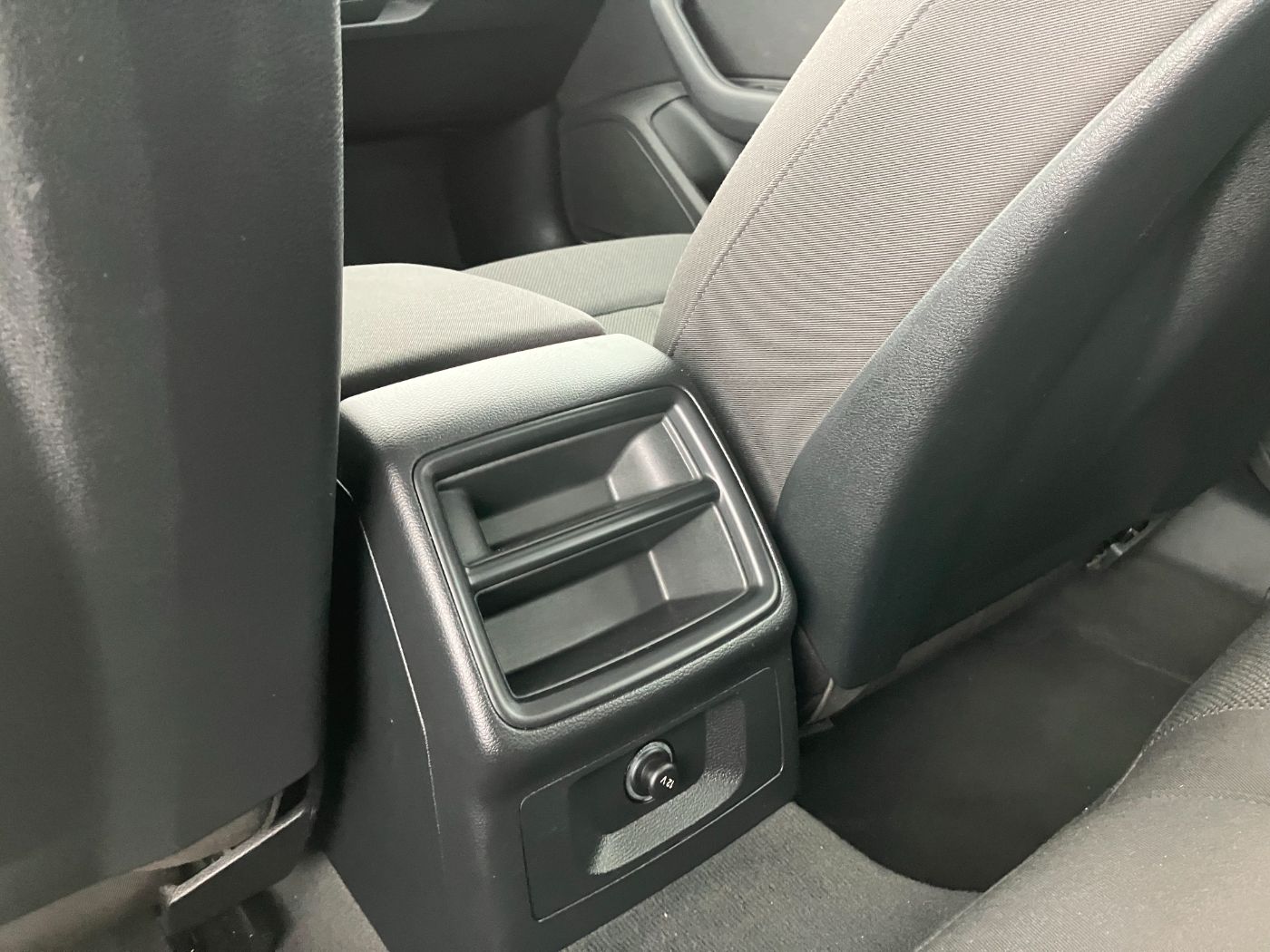 Audi A4 Avant 30 2.0 TDI advanced | Bild 20 von 29