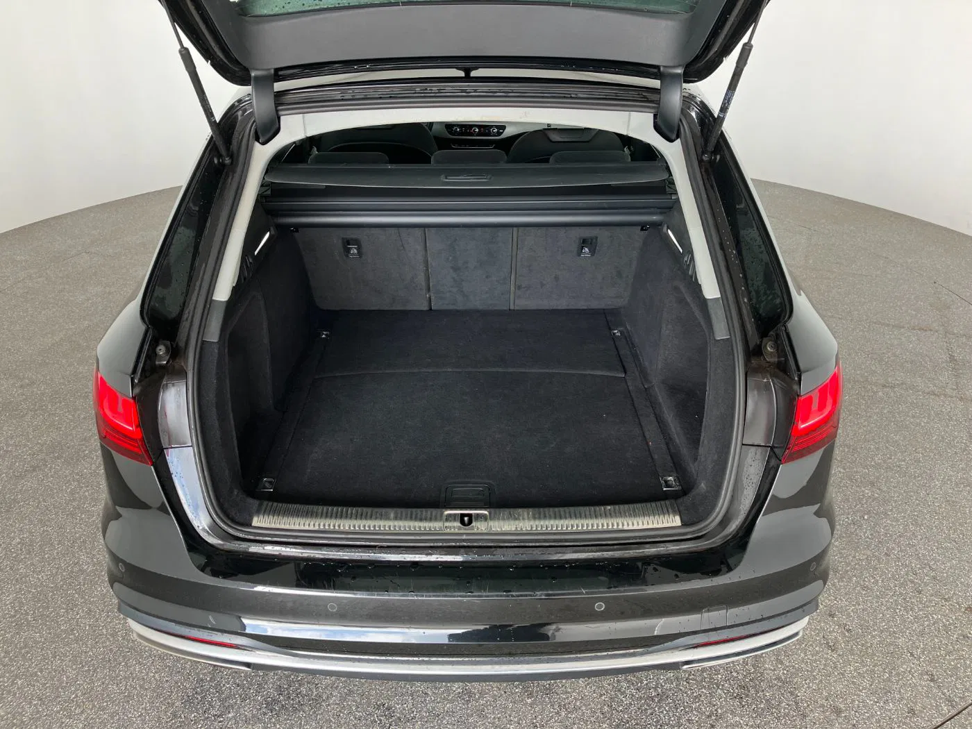 Audi A4 Avant 30 2.0 TDI advanced | Bild 22 von 29