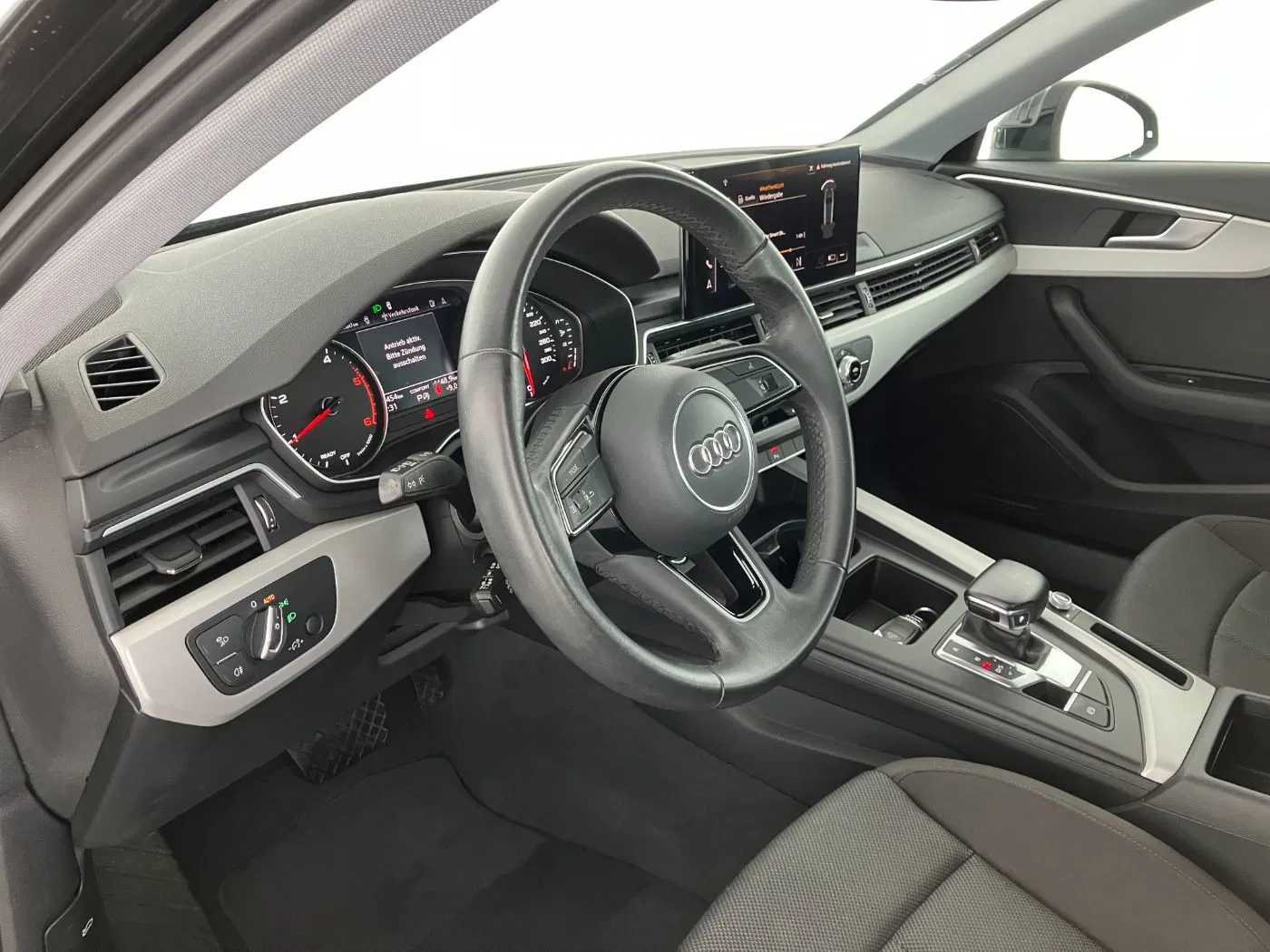 Audi A4 Avant 30 2.0 TDI advanced | Bild 8 von 29