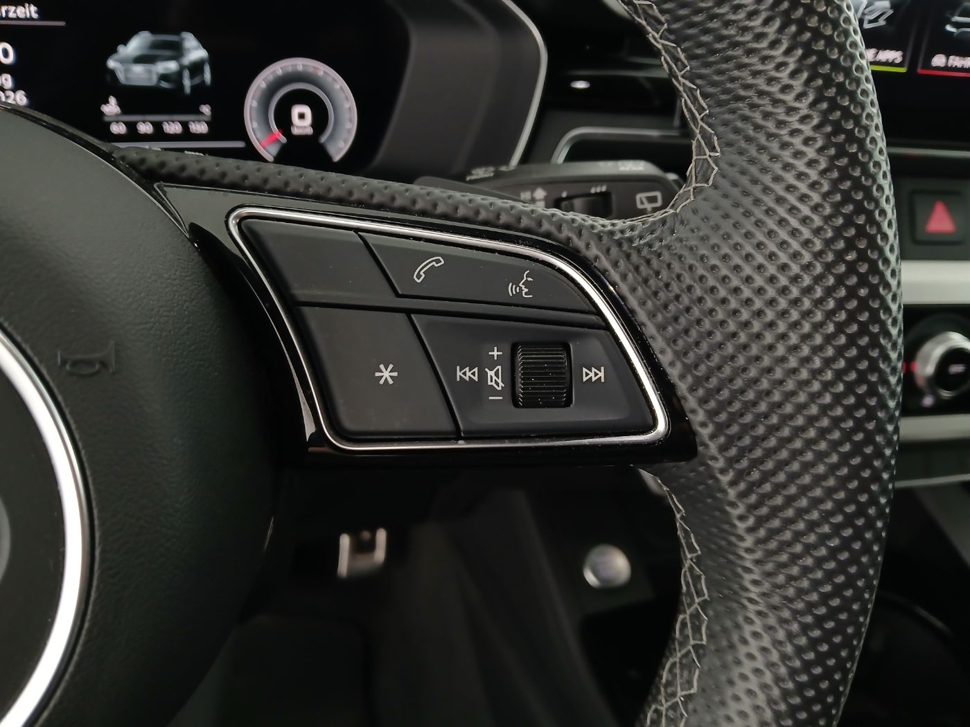 Audi A4 Avant 40 TDI quattro S-Line S-tronic | Bild 18 von 28