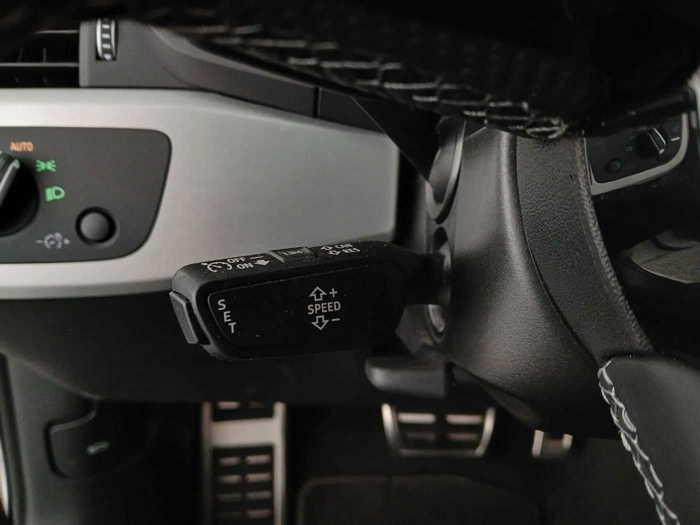 Audi A4 Avant 40 TDI quattro S-Line S-tronic | Bild 19 von 28