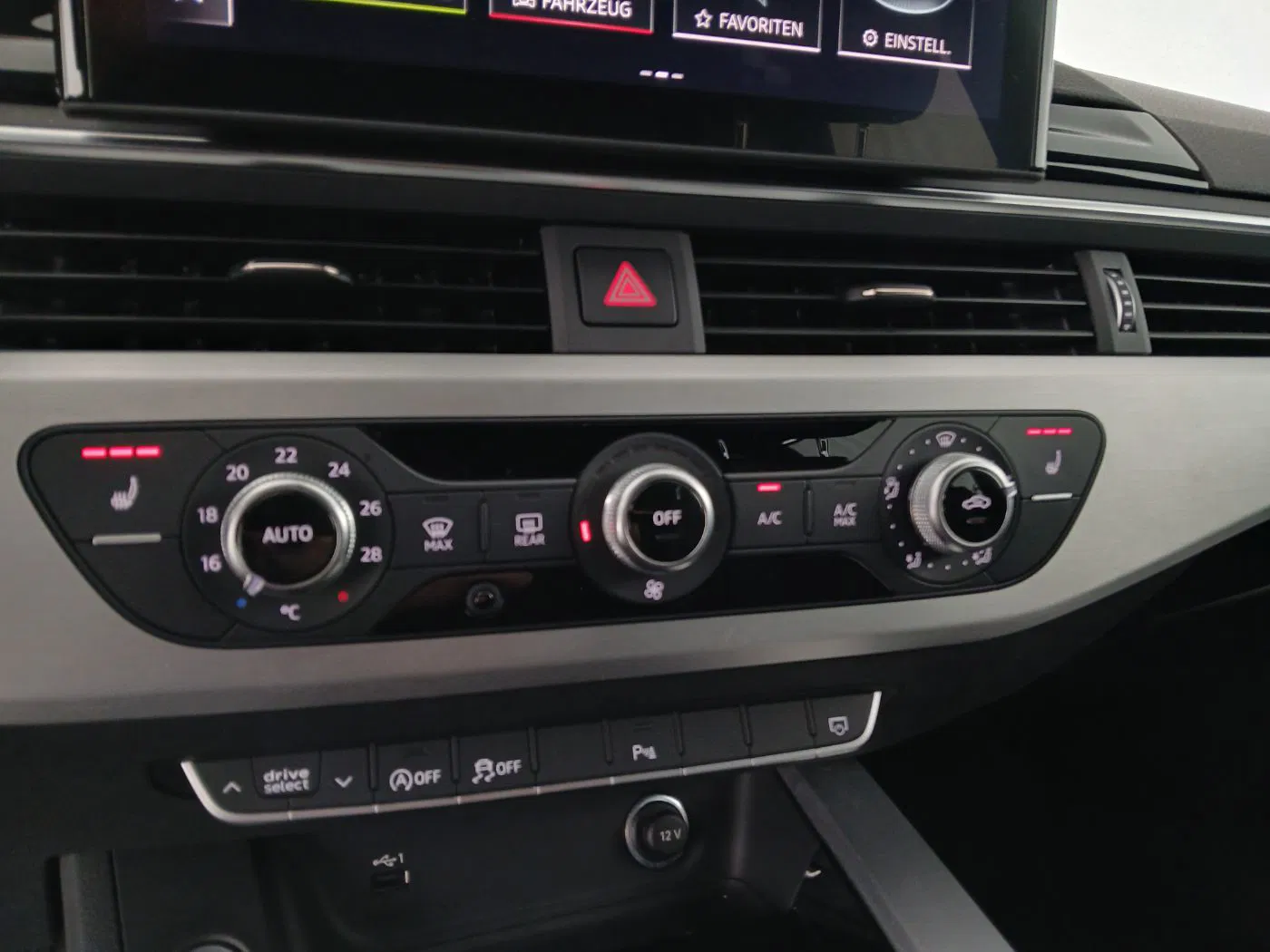 Audi A4 Avant 40 TDI quattro S-Line S-tronic | Bild 23 von 28