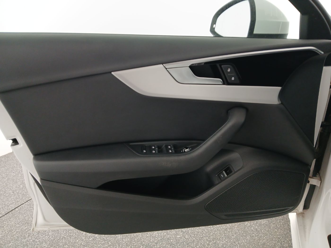 Audi A4 Avant 40 TDI quattro S-Line S-tronic | Bild 11 von 28