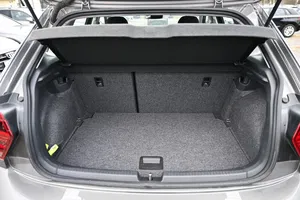 VW Polo VI 1.6 TDI Comfortline | Thumbnail 15 von 15