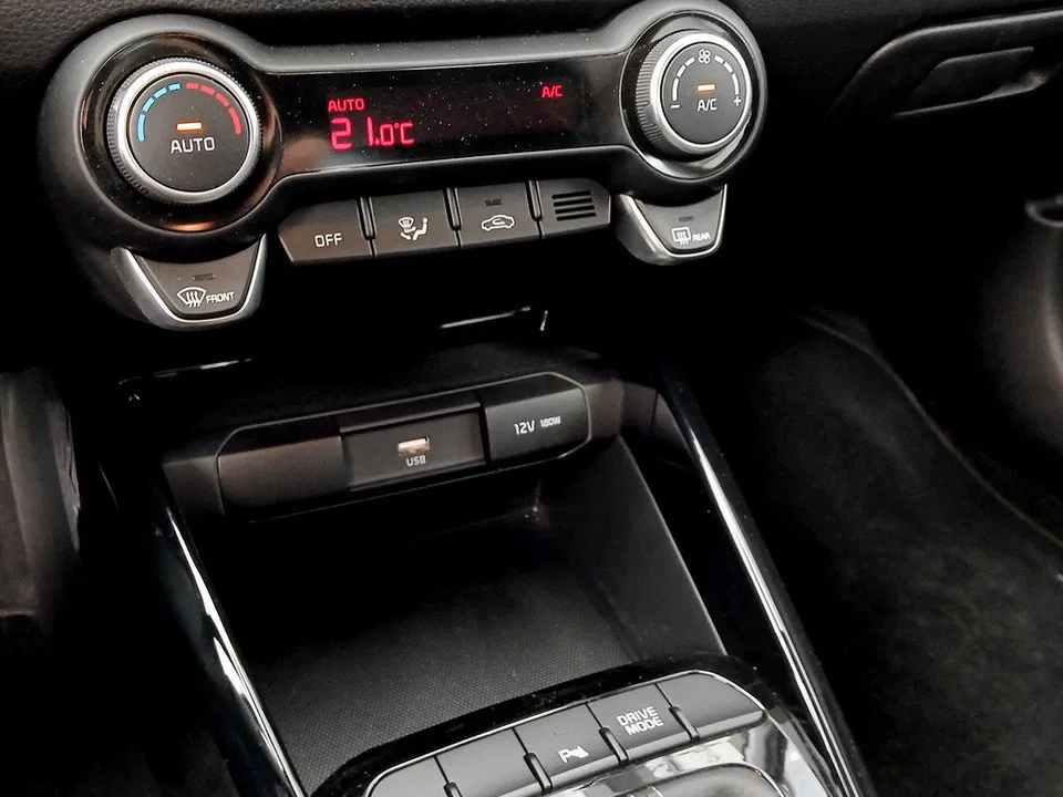 Kia Stonic 1,0 TGDI Aut. | Bild 17 von 19