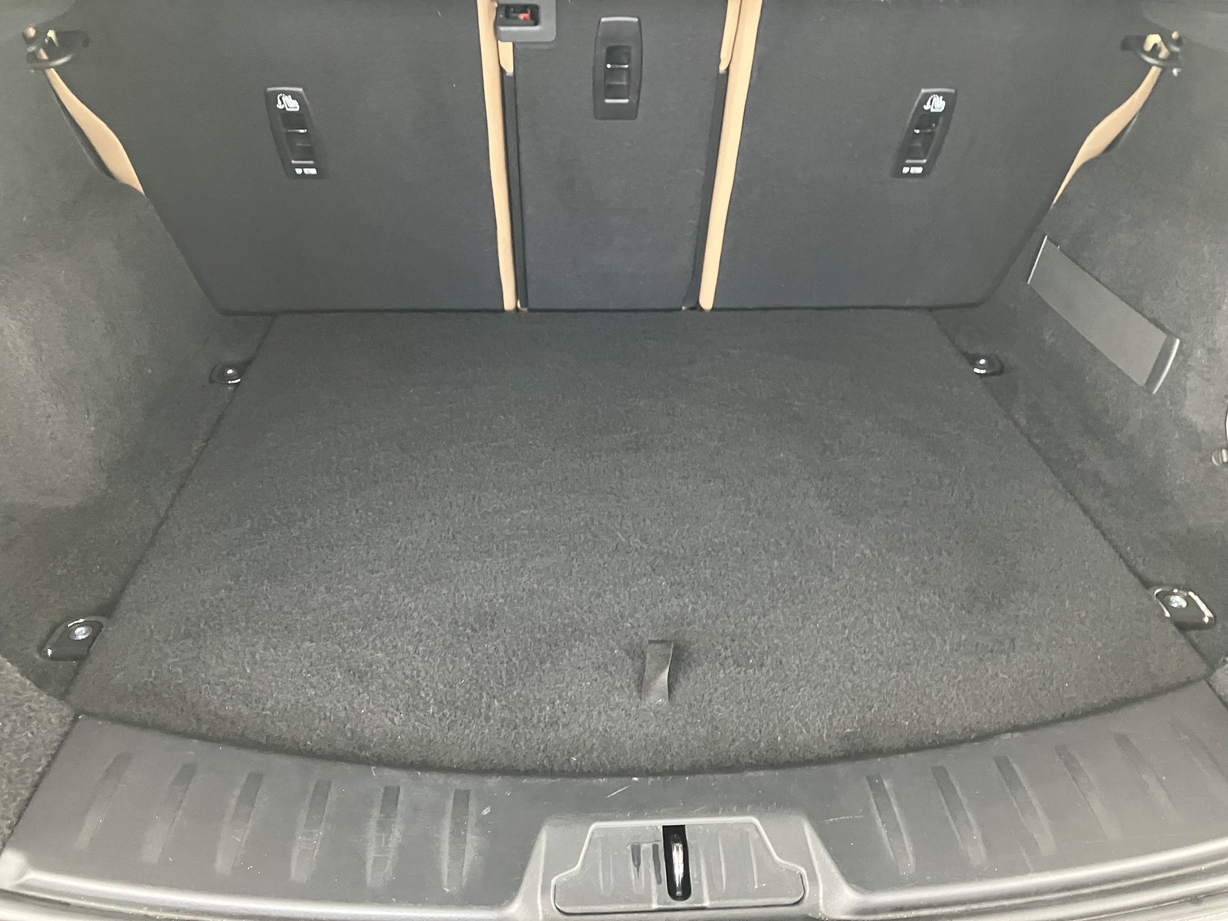 Jaguar E-Pace 2.0DI4 D180 17" Aut. | Bild 12 von 27