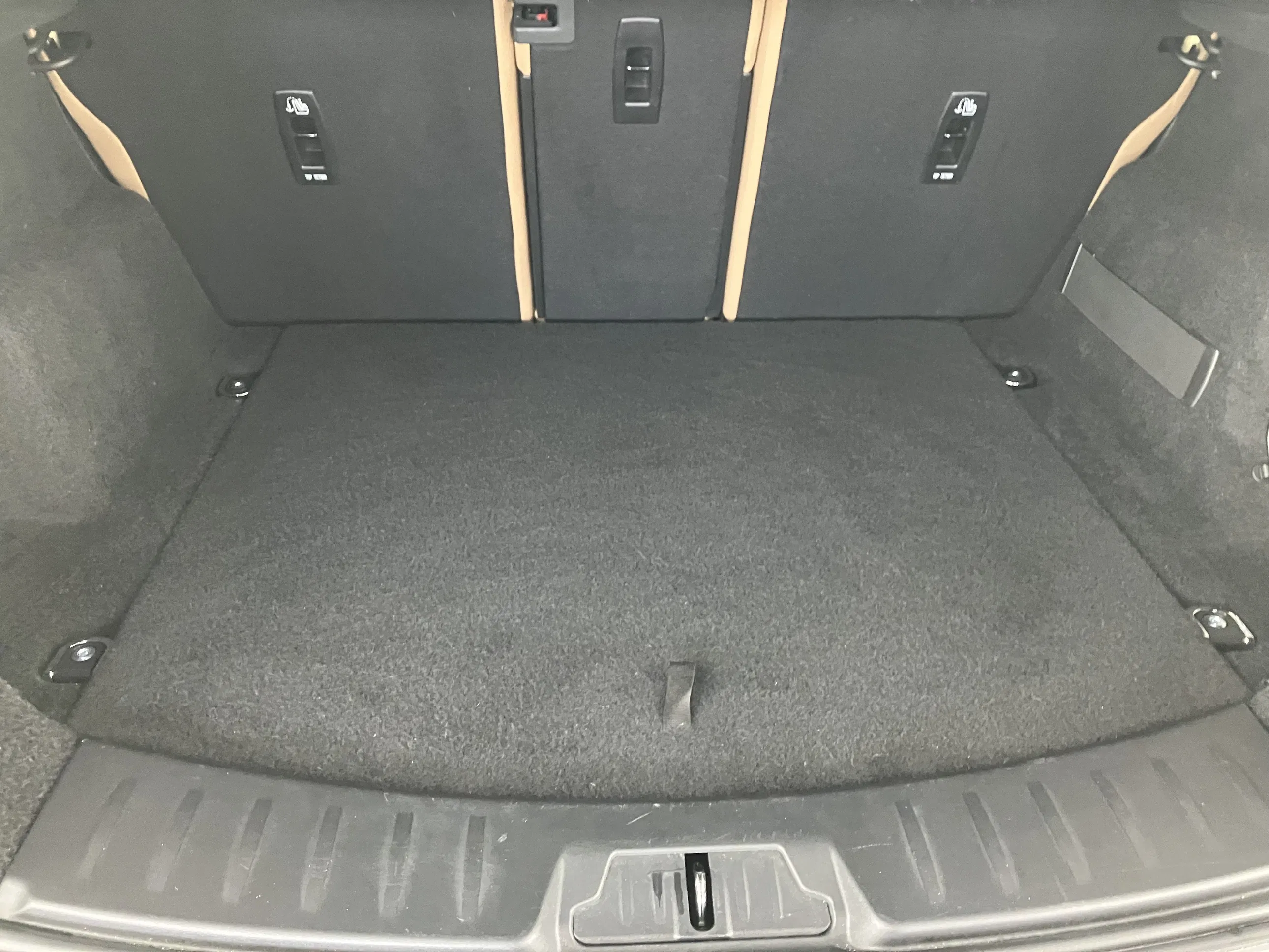 Jaguar E-Pace 2.0DI4 D180 17" Aut. | Bild 12 von 27