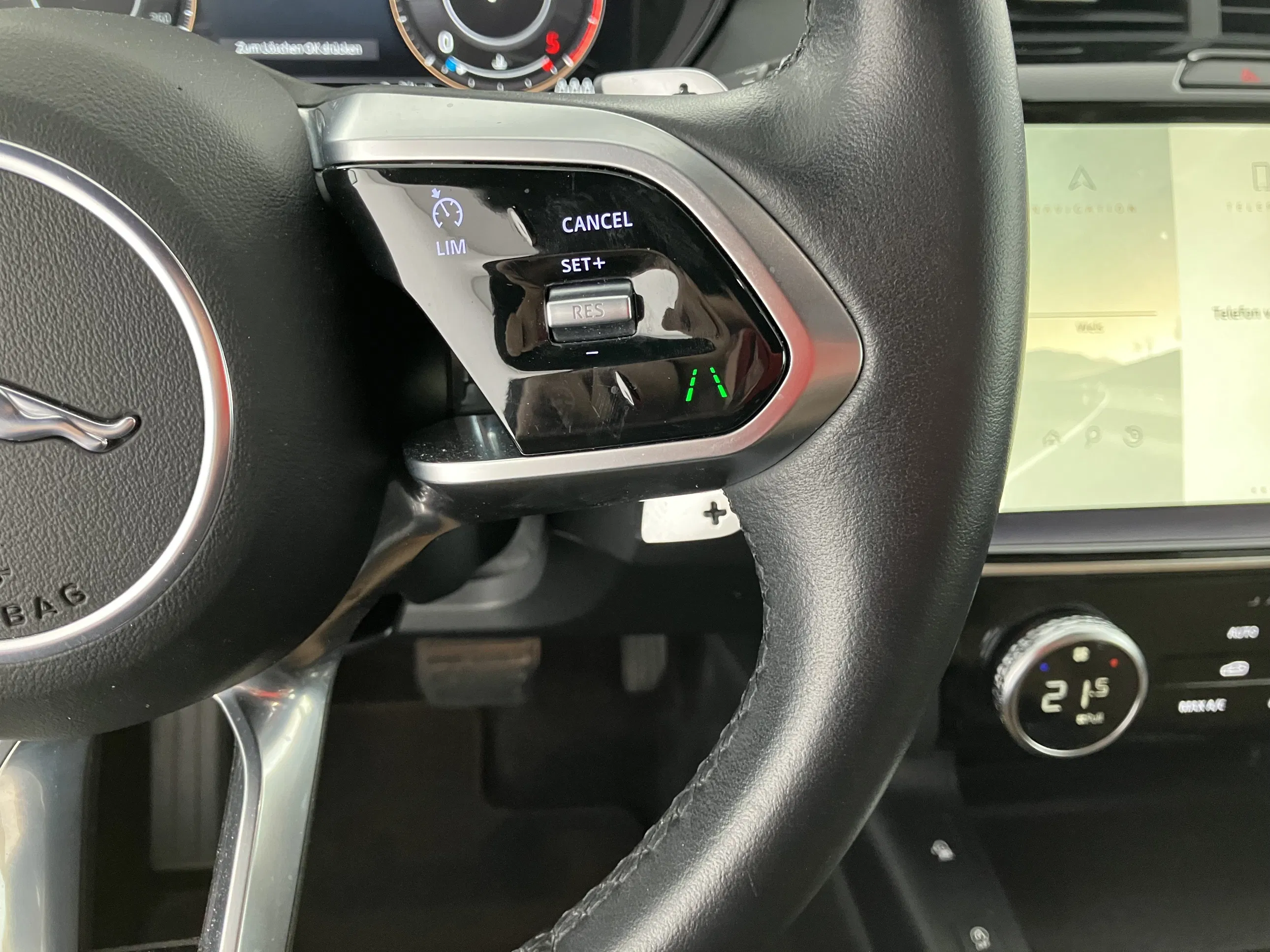 Jaguar E-Pace 2.0DI4 D180 17" Aut. | Bild 17 von 27