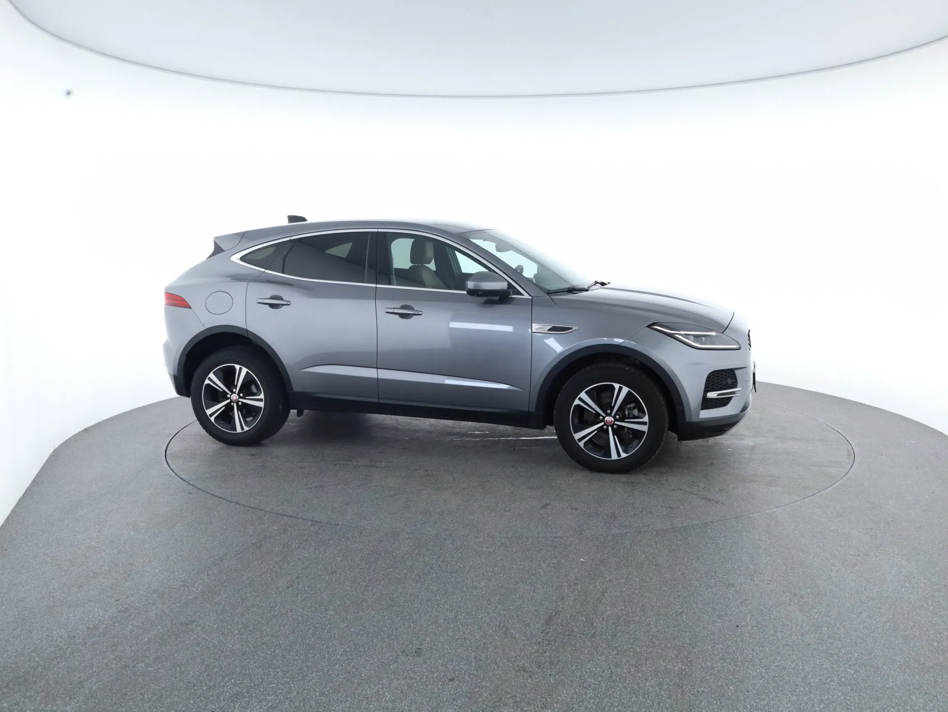 Jaguar E-Pace 2.0DI4 D180 17" Aut. | Bild 23 von 27