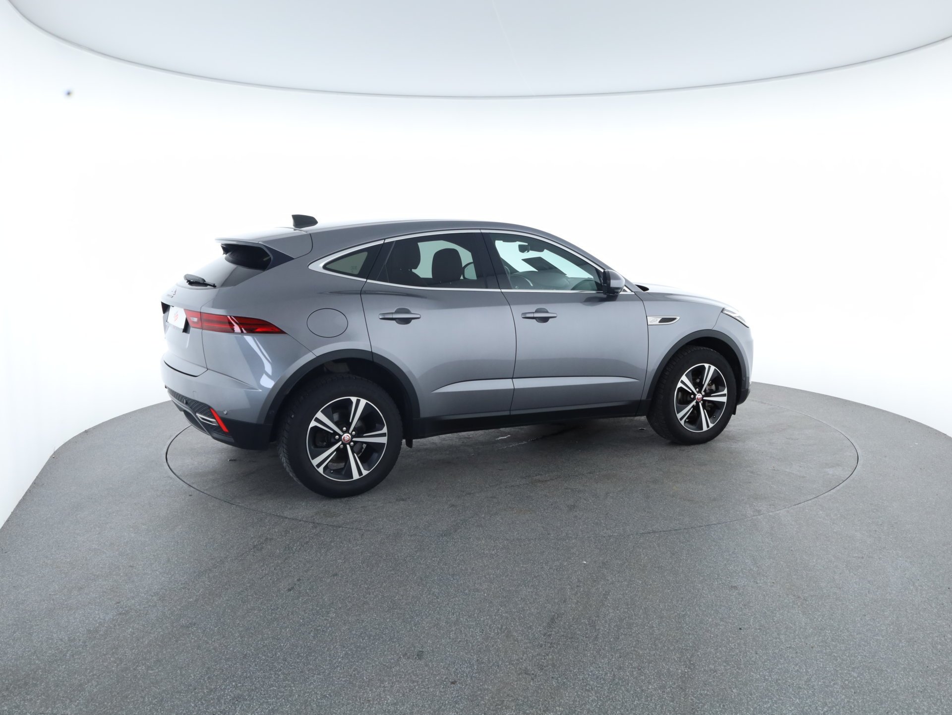 Jaguar E-Pace 2.0DI4 D180 17" Aut. | Bild 24 von 27