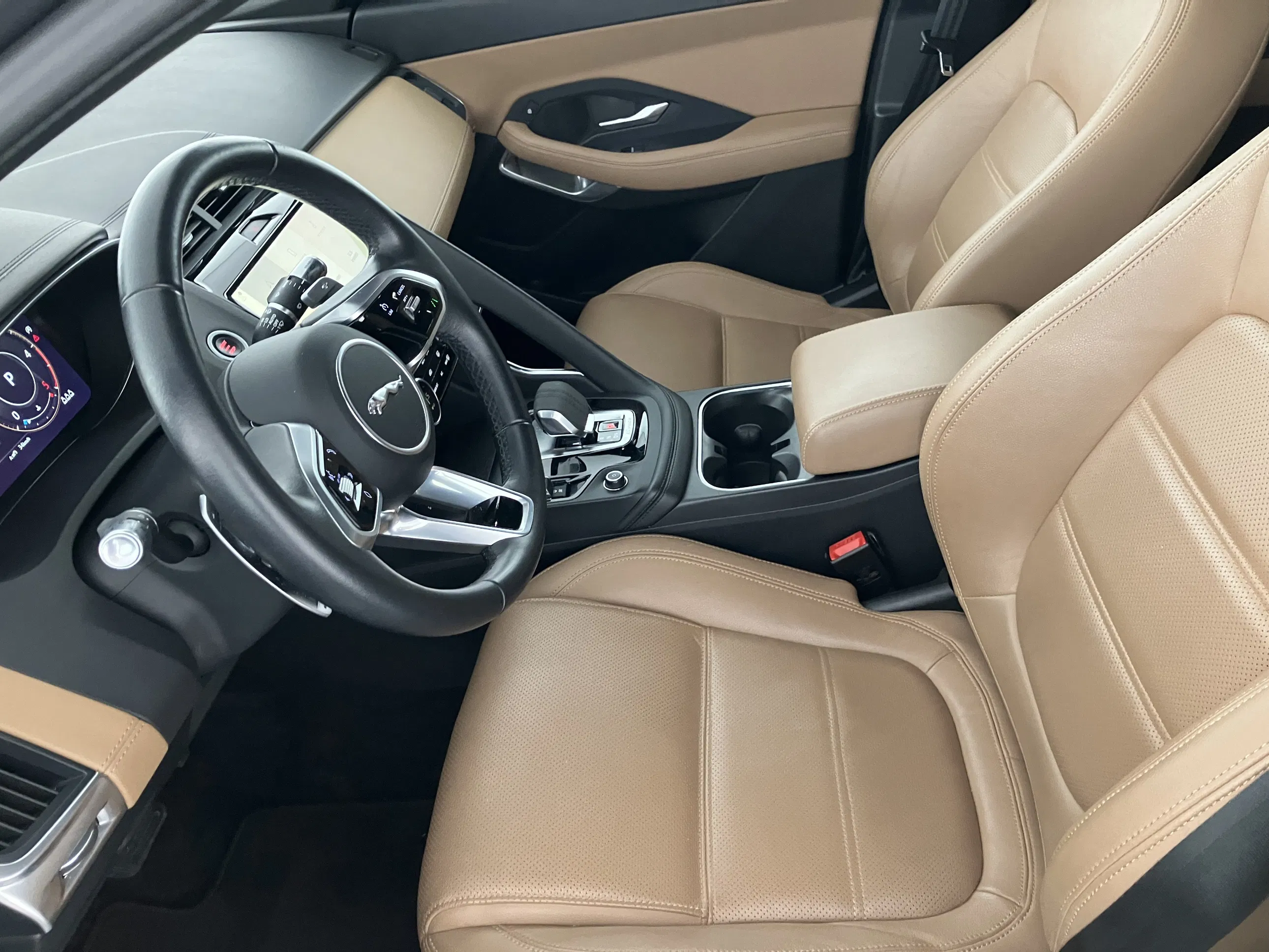 Jaguar E-Pace 2.0DI4 D180 17" Aut. | Bild 4 von 27