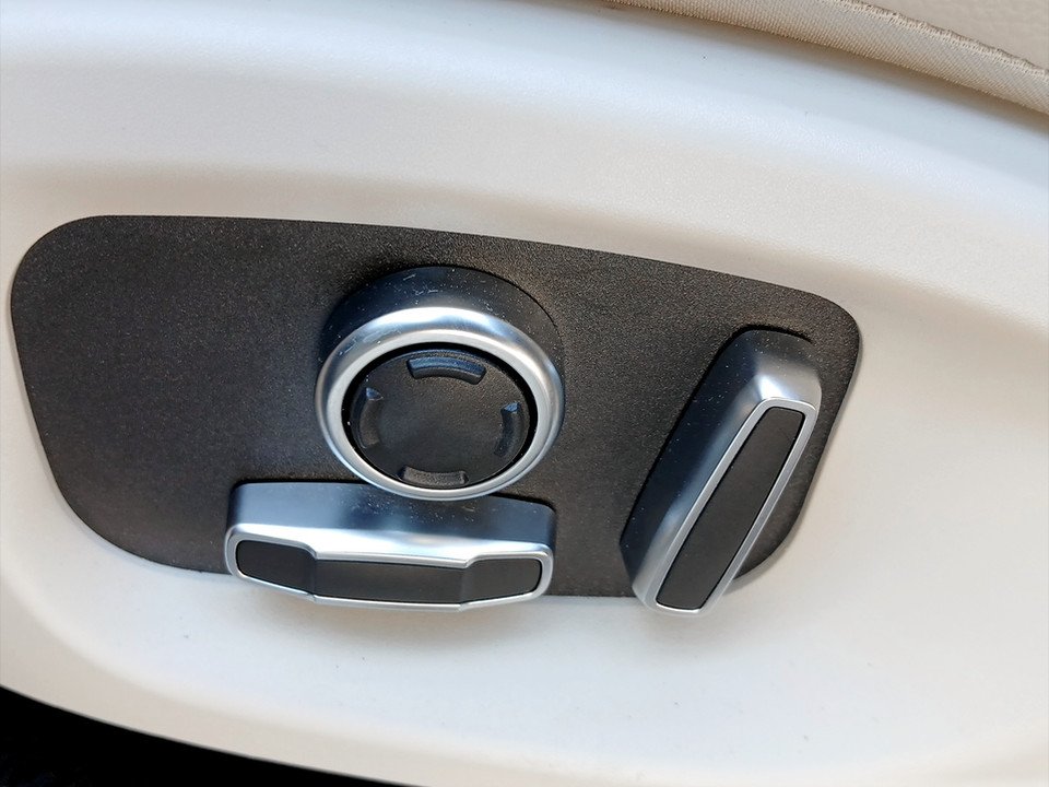 Jaguar E-PACE D165 SE | Bild 14 von 26
