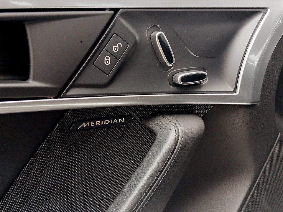 Jaguar F-Type P300 Coupe 2,0 Turbo Aut. | Bild 13 von 19