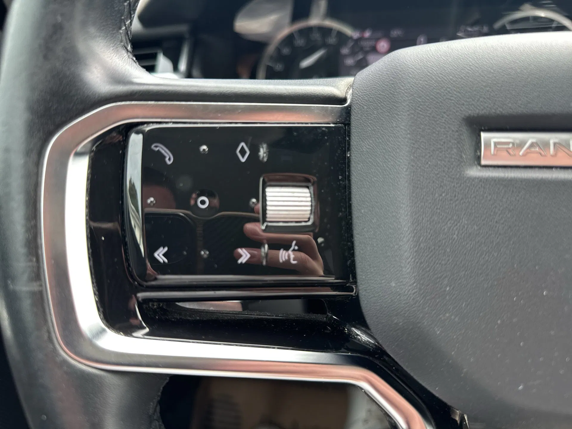 Land Rover Range Rover Velar 2.0 d | Bild 12 von 25