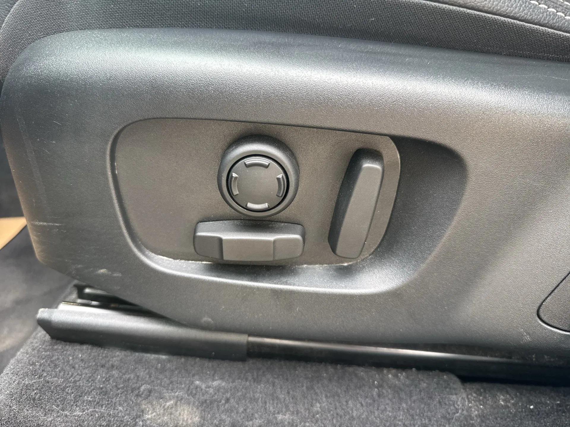 Land Rover Range Rover Velar 2.0 d | Bild 10 von 25