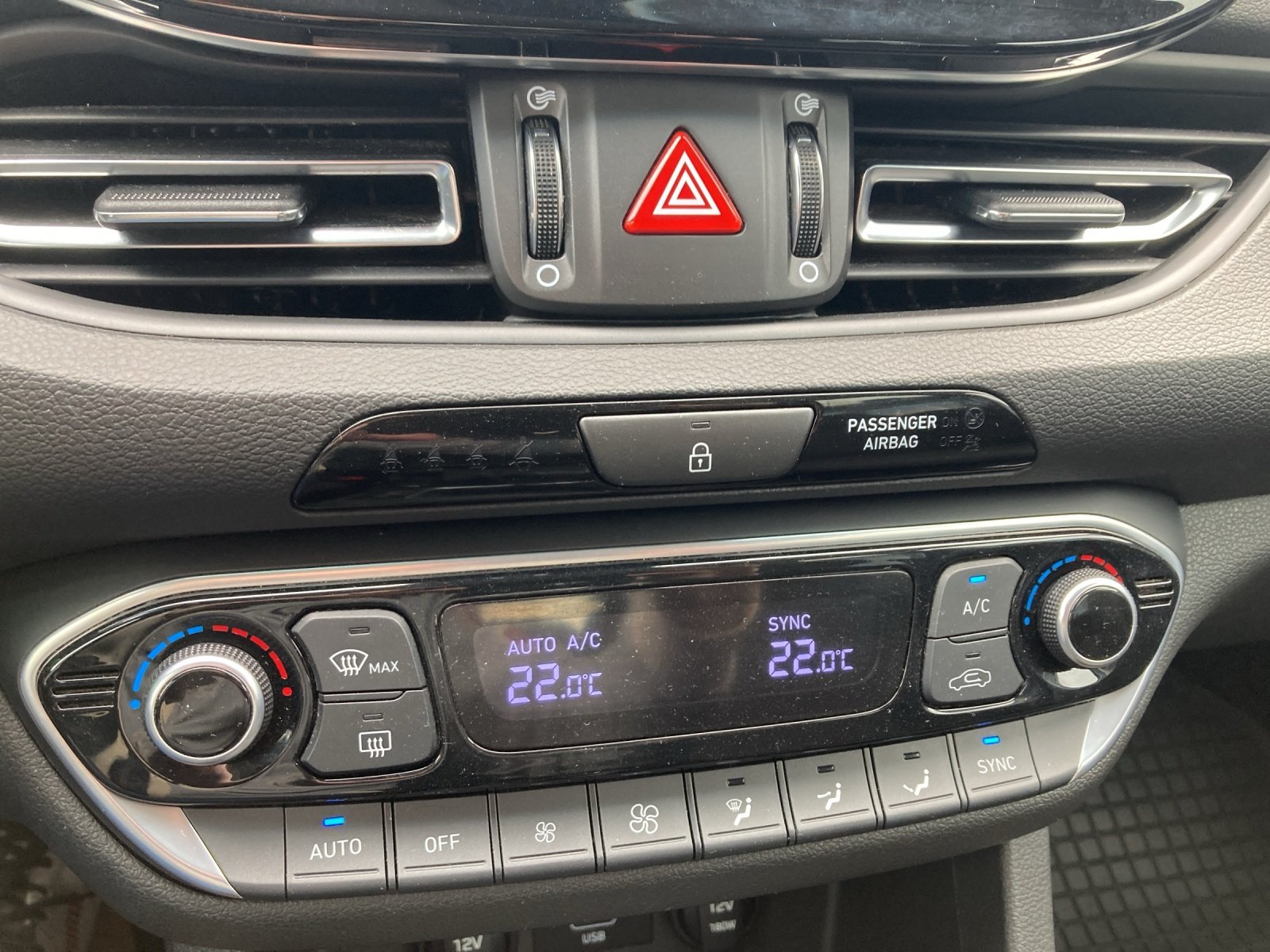 Hyundai i30 CW 1,5 T-GDI 48V Edition 30 Plus | Bild 13 von 18