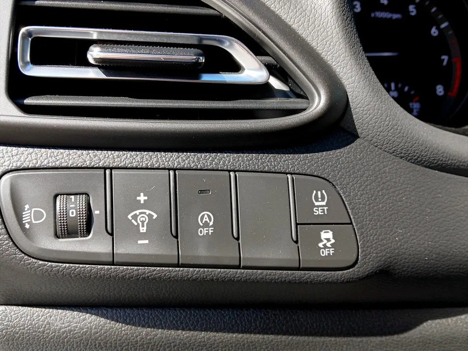 Hyundai i30 CW 1,5 T-GDI 48V | Bild 8 von 22