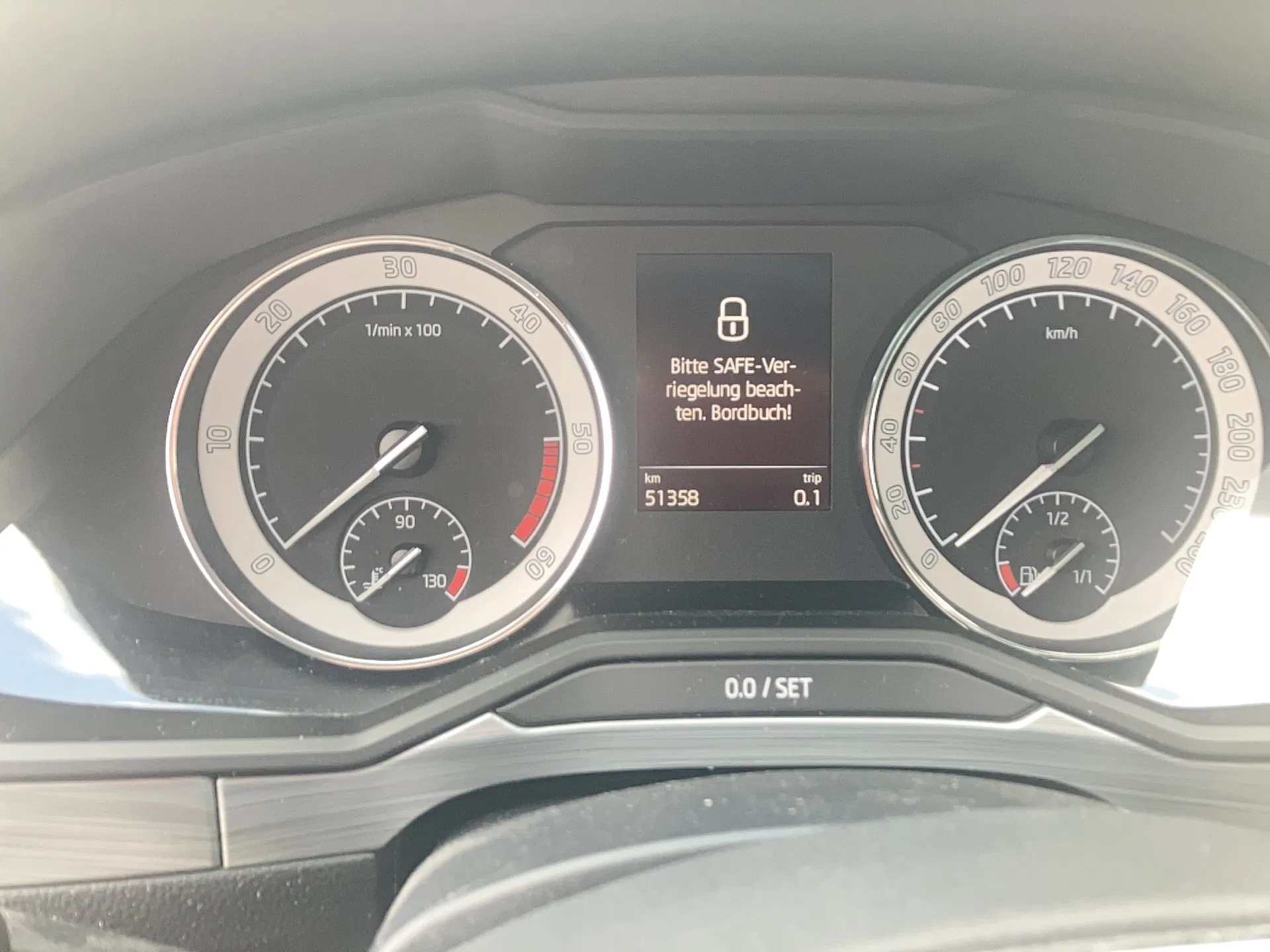 Skoda Superb 2.0 TDI Ambition | Bild 12 von 26