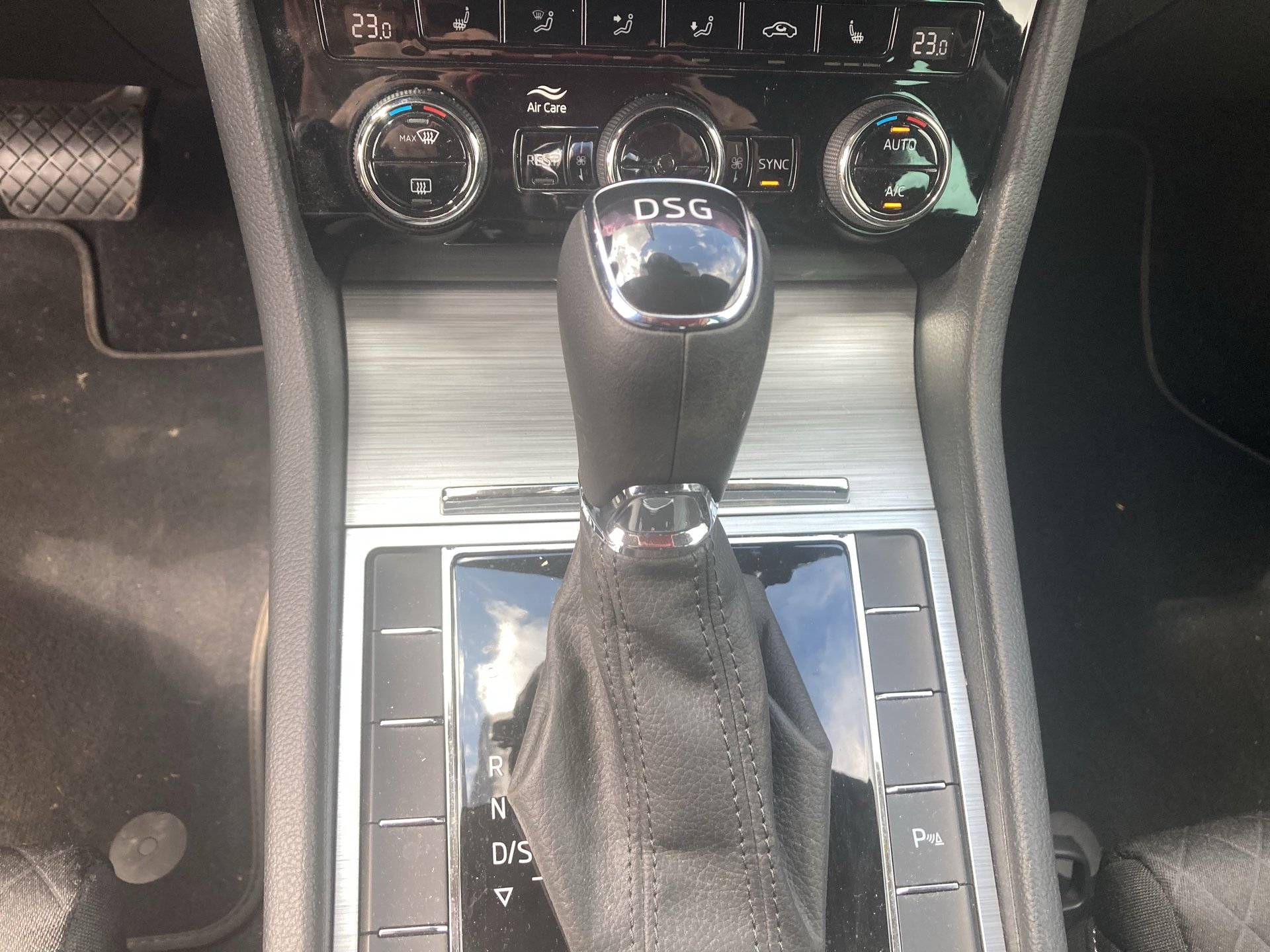 Skoda Superb 2.0 TDI Ambition | Bild 24 von 26