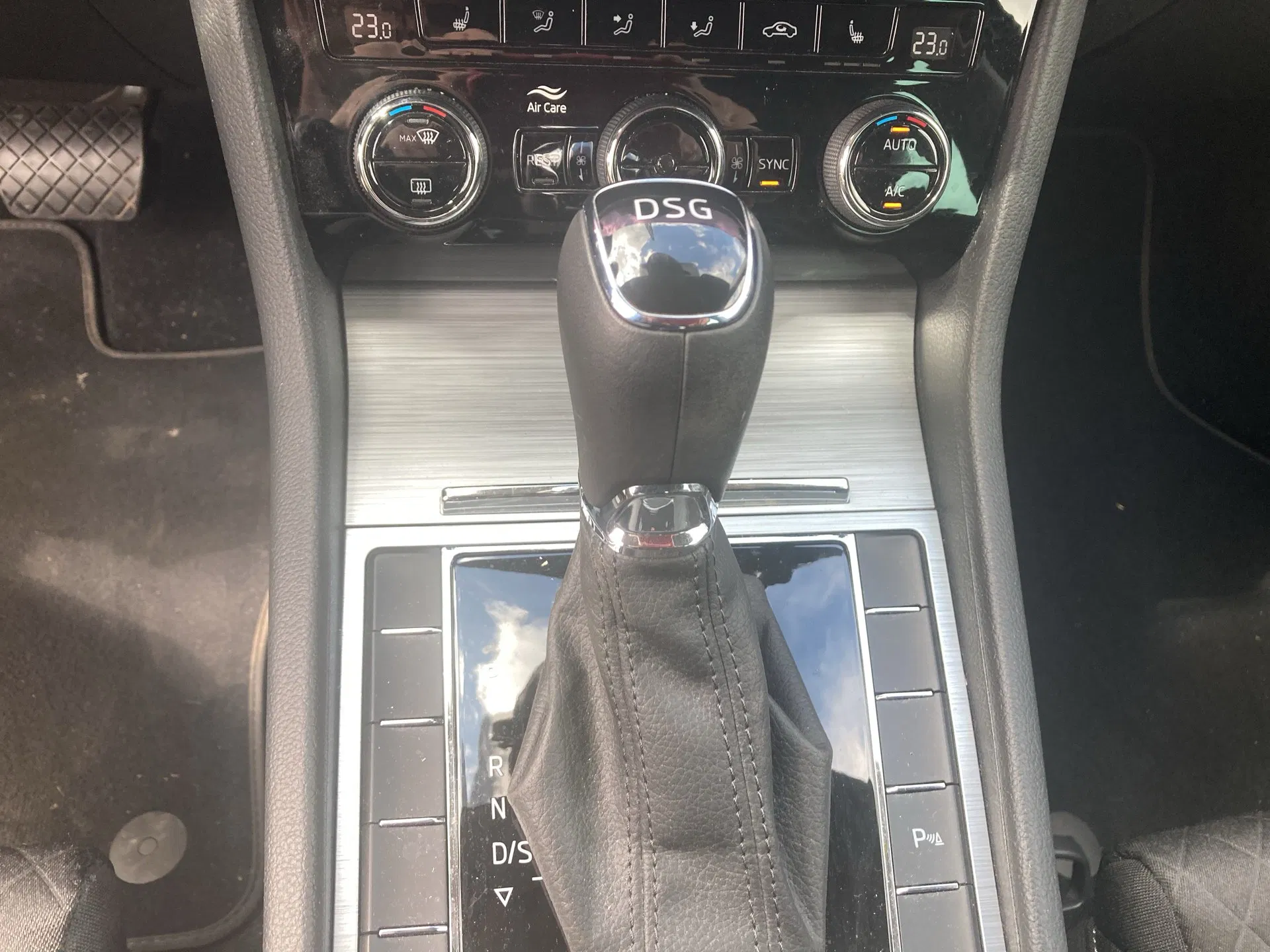 Skoda Superb 2.0 TDI Ambition | Bild 24 von 26