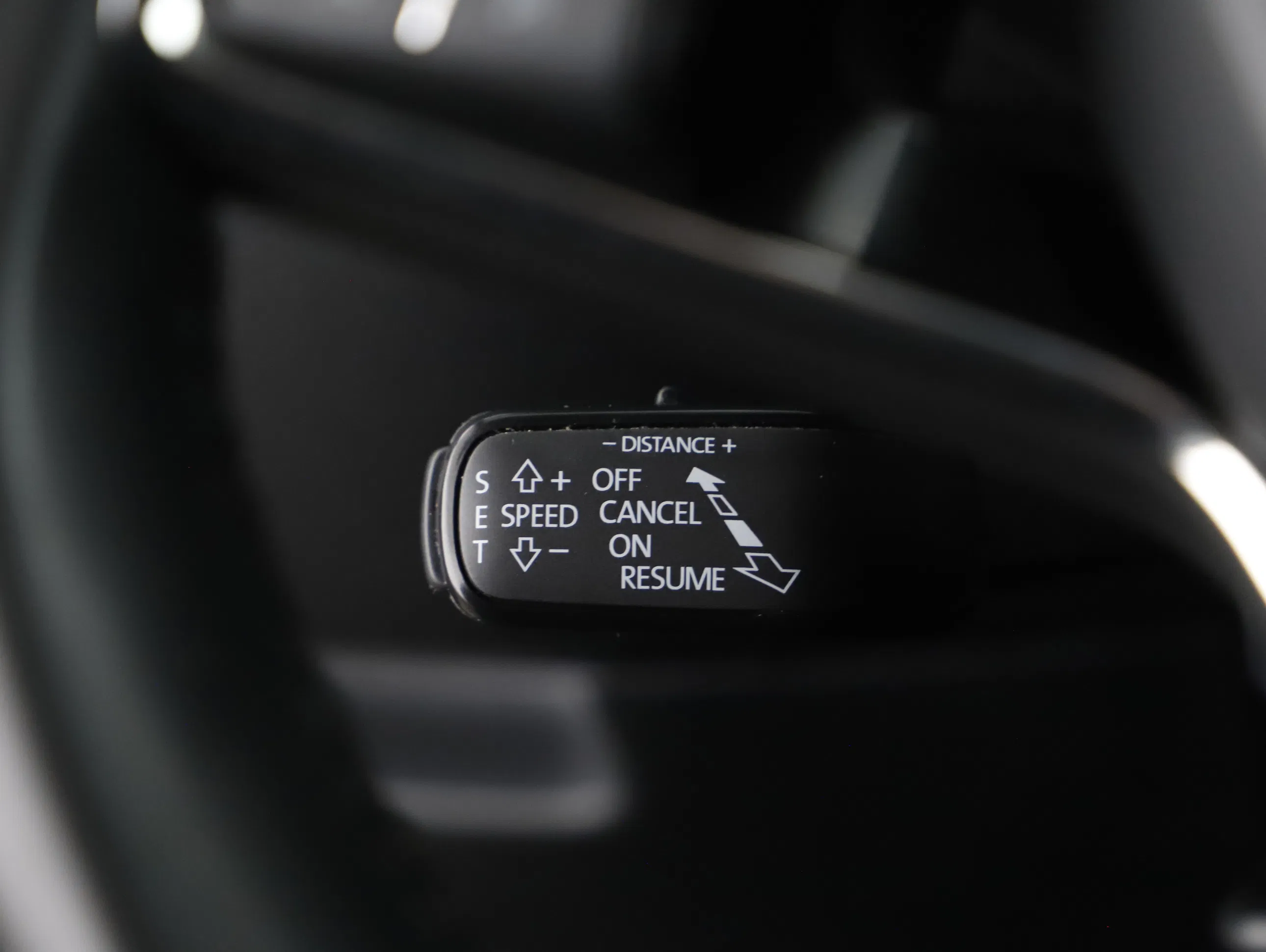 Skoda Superb 2.0 TDI Style DSG | Bild 13 von 23