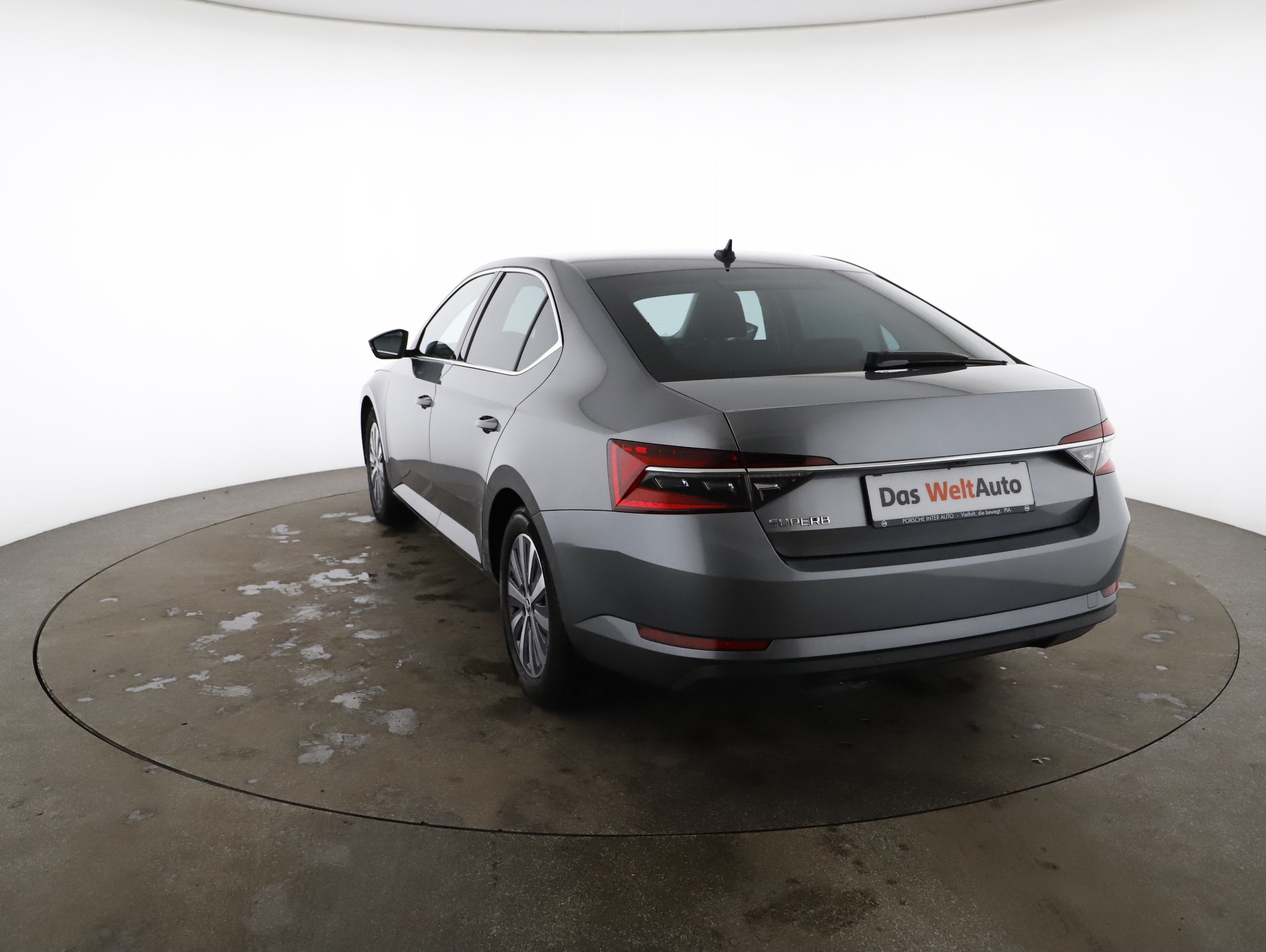 Skoda Superb 2.0 TDI Style DSG | Bild 19 von 23
